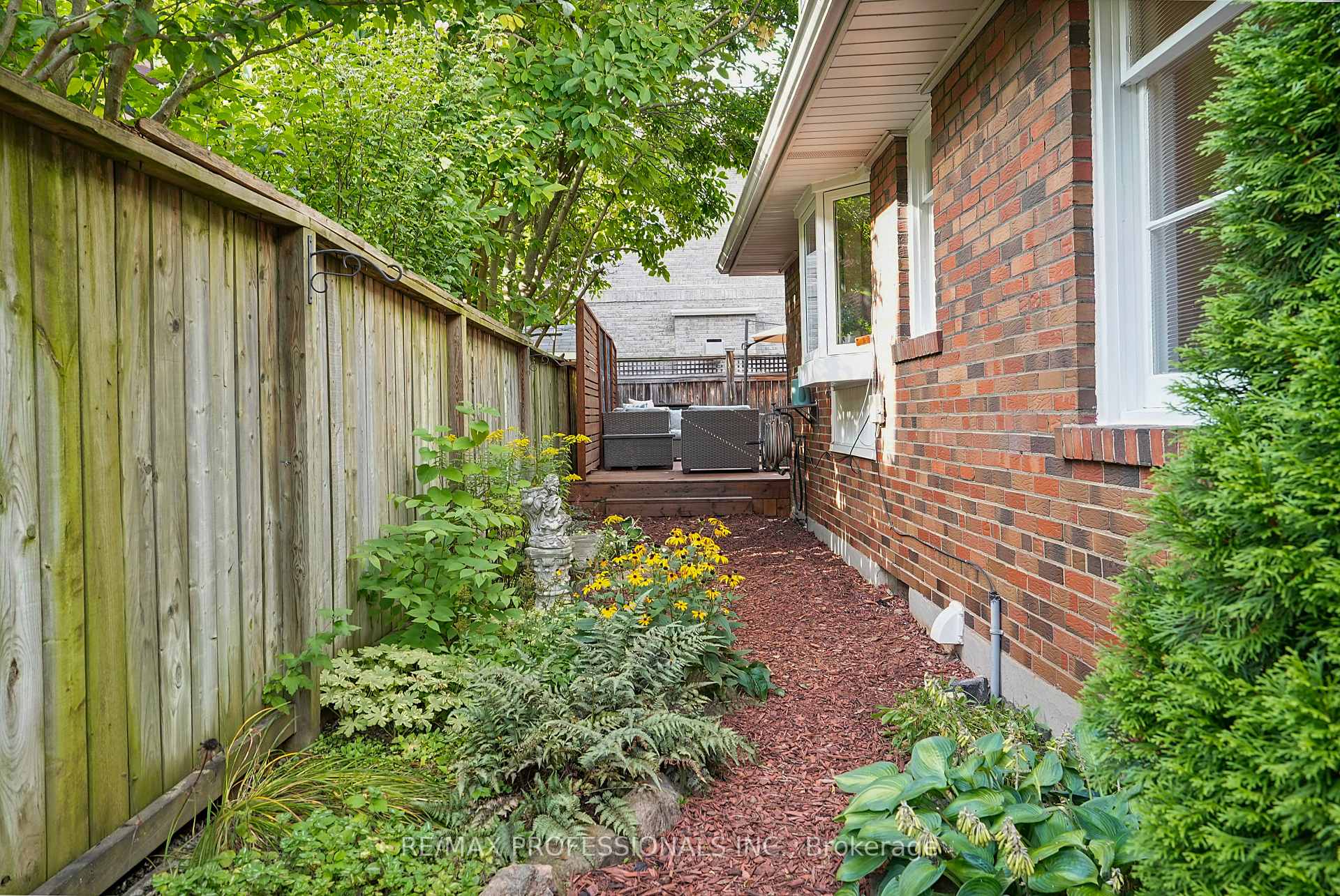 Photo 67 of 38 Ballacaine Drive, Etobicoke, Stonegate-Queensway — HOMEH
