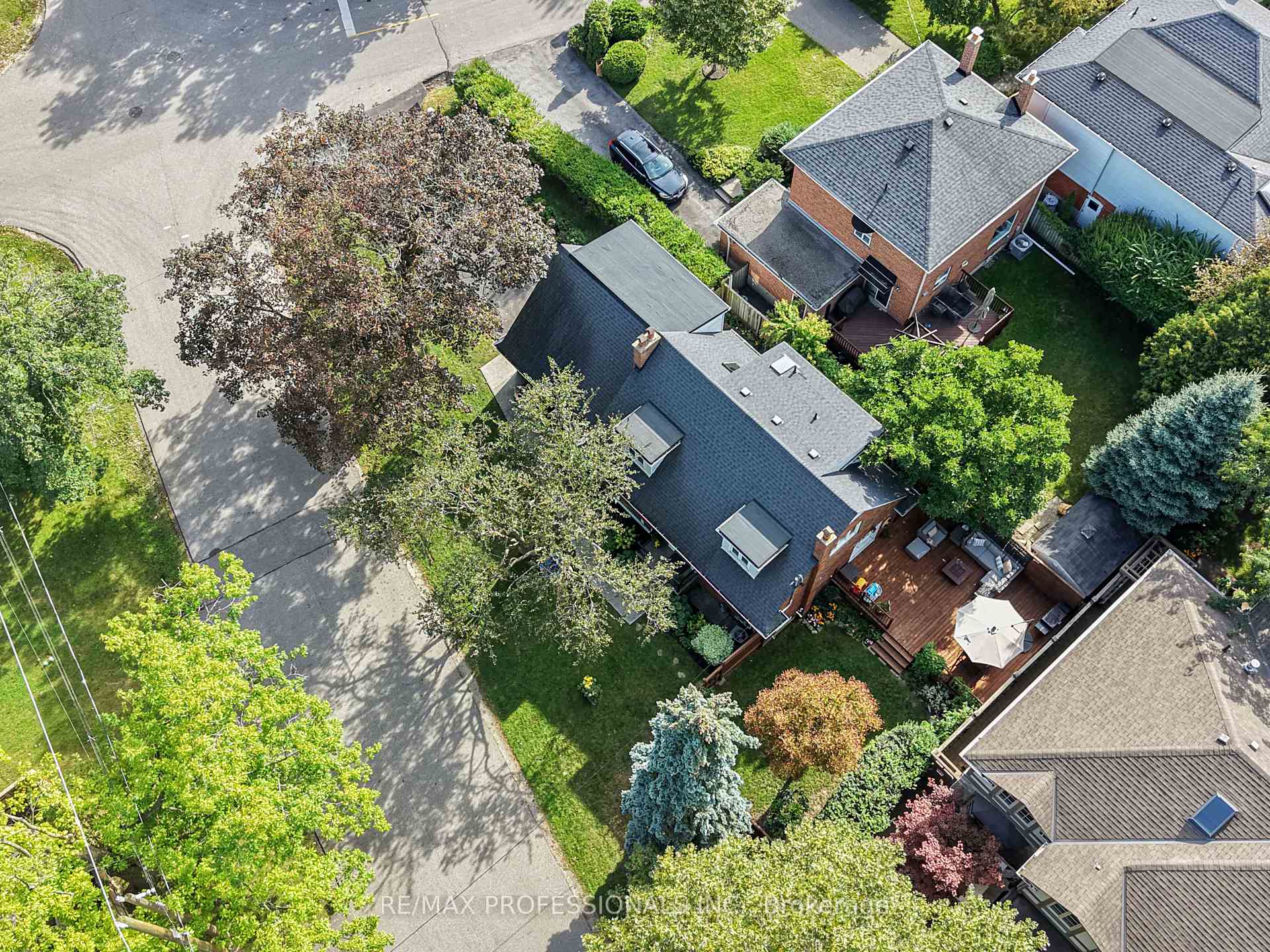 Photo 76 of 38 Ballacaine Drive, Etobicoke, Stonegate-Queensway — HOMEH