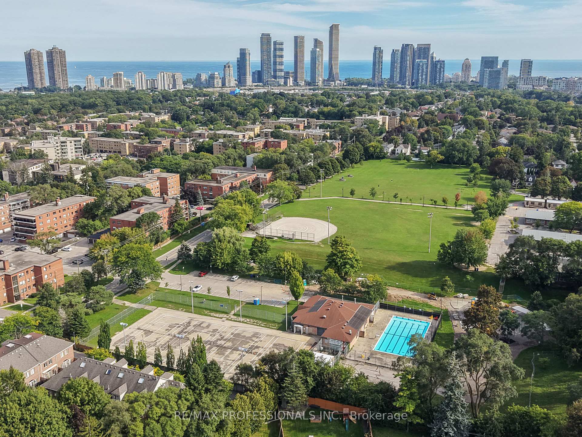 Photo 78 of 38 Ballacaine Drive, Etobicoke, Stonegate-Queensway — HOMEH