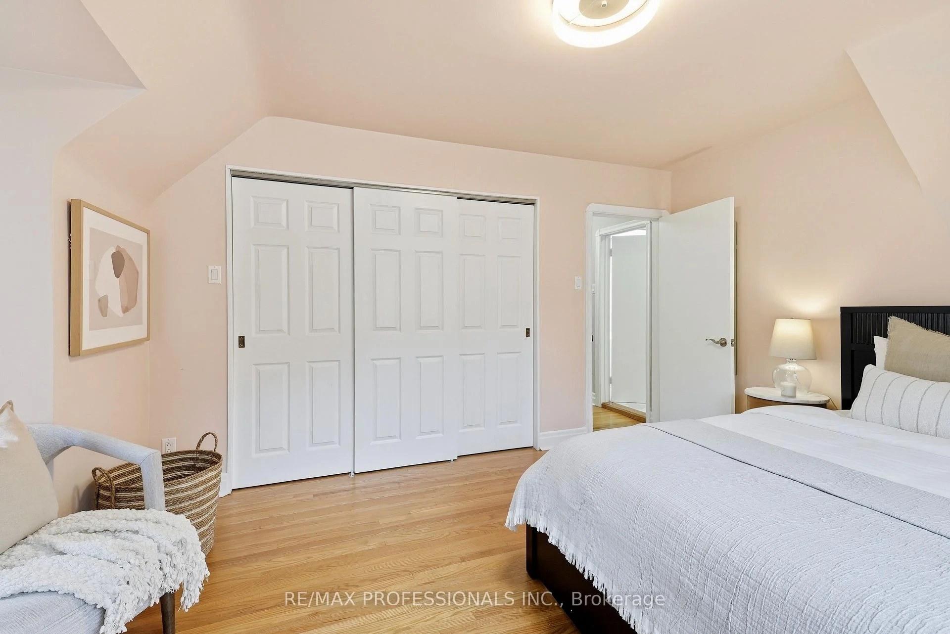 Photo 38 of 38 Ballacaine Drive, Etobicoke, Stonegate-Queensway — HOMEH