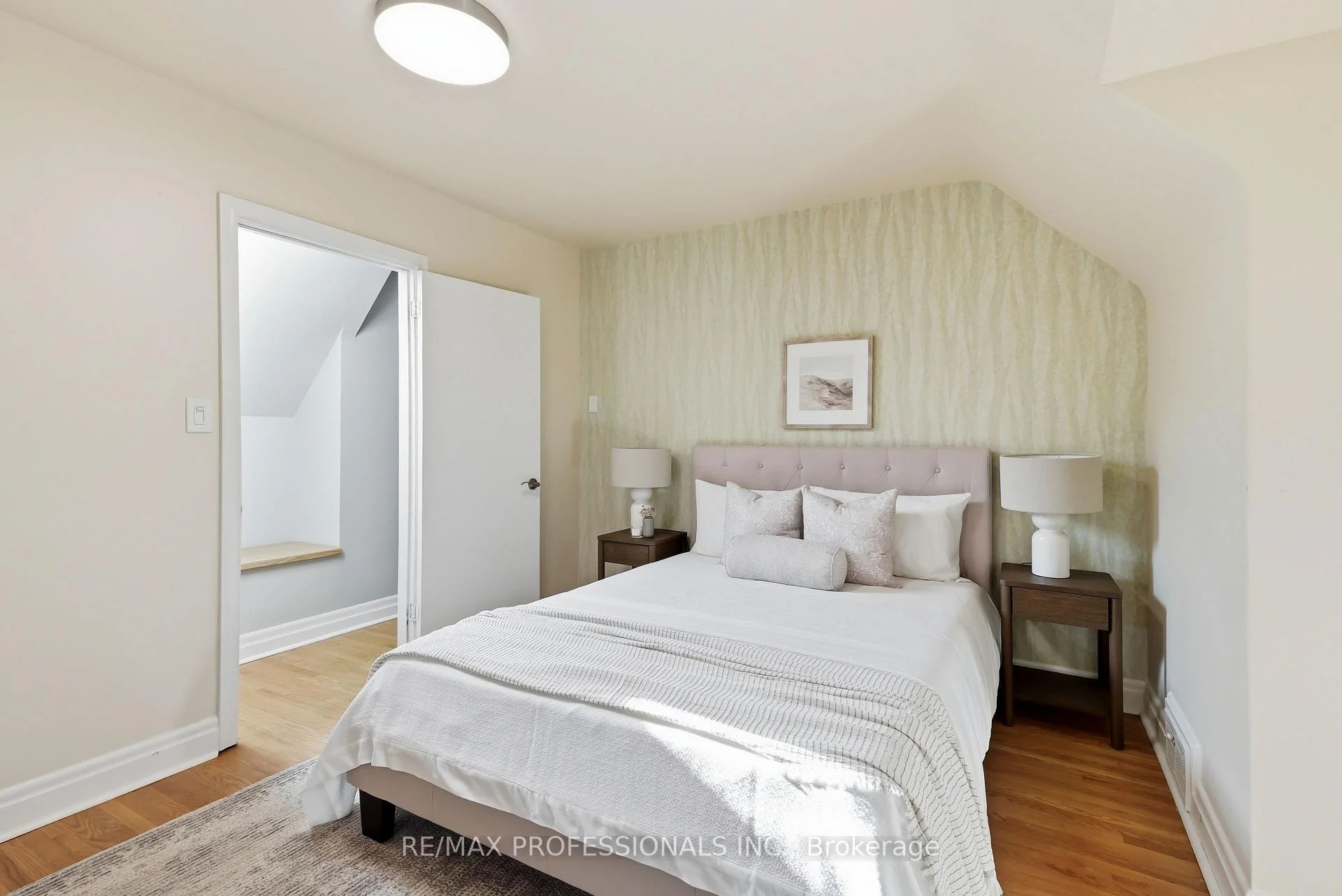 Photo 48 of 38 Ballacaine Drive, Etobicoke, Stonegate-Queensway — HOMEH