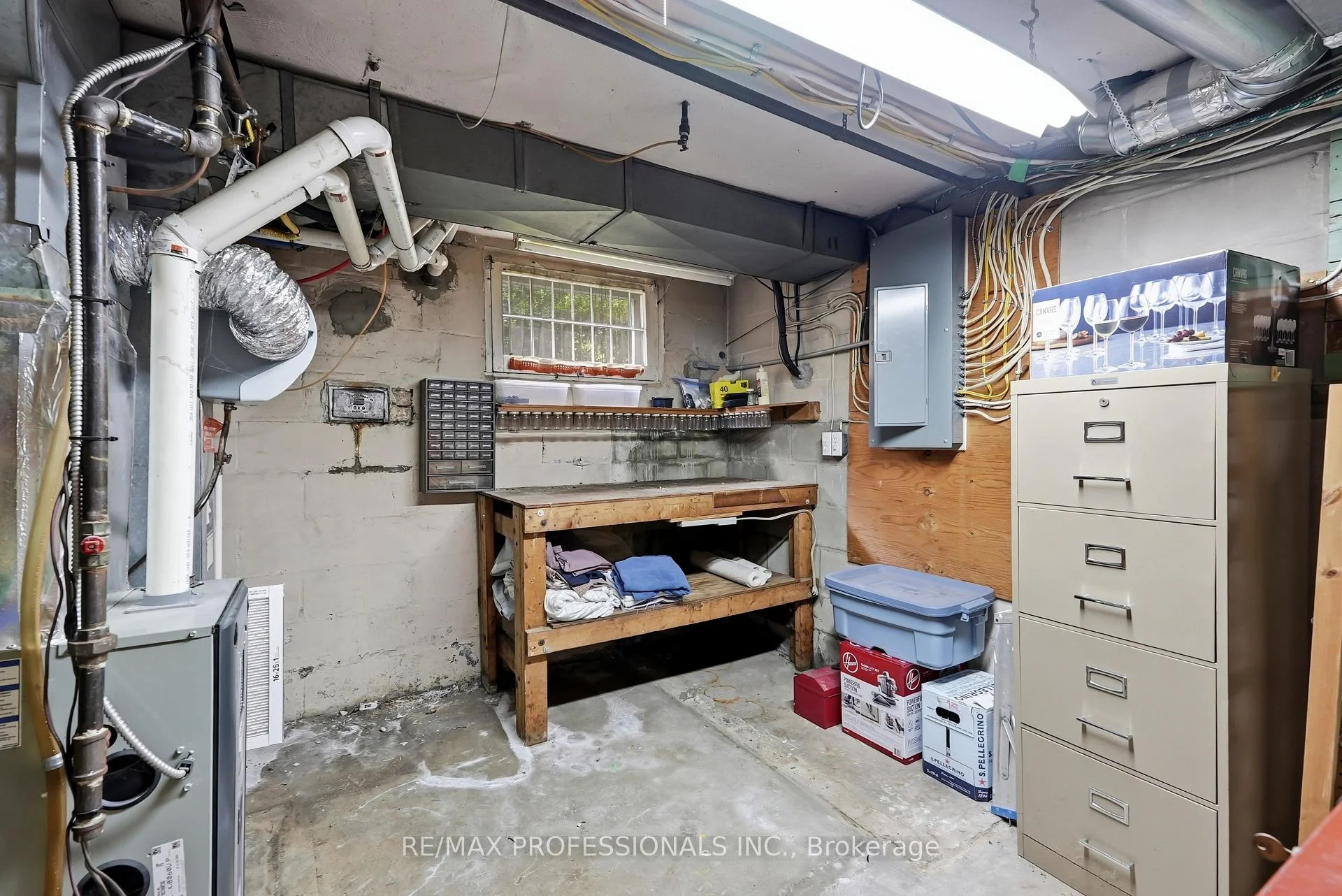 Photo 53 of 38 Ballacaine Drive, Etobicoke, Stonegate-Queensway — HOMEH