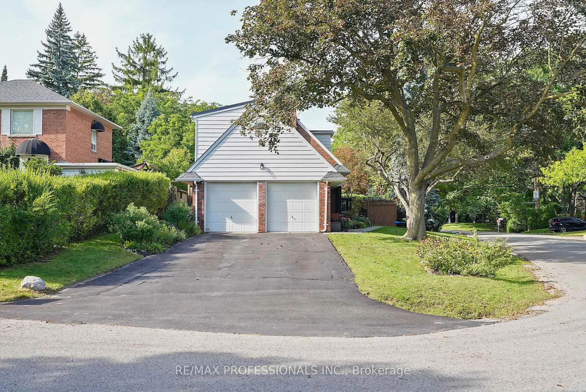 Photo 59 of 38 Ballacaine Drive, Etobicoke, Stonegate-Queensway — HOMEH