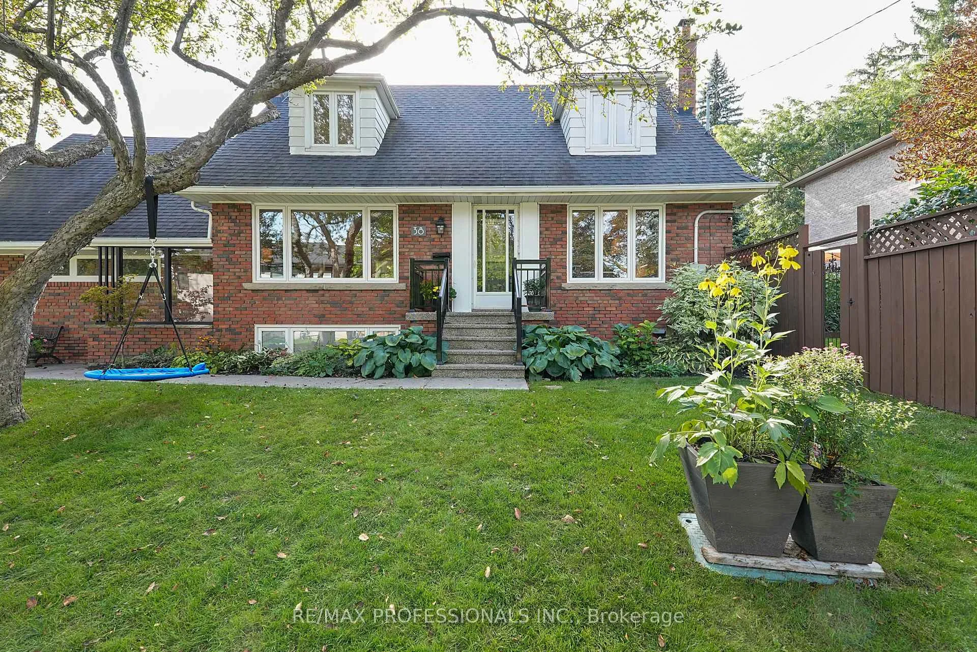 Photo 69 of 38 Ballacaine Drive, Etobicoke, Stonegate-Queensway — HOMEH
