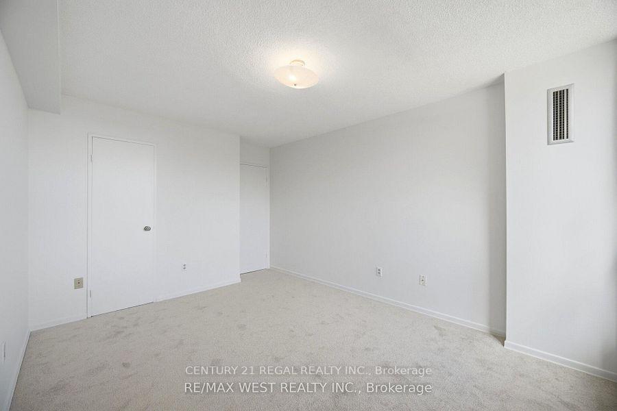 Photo 7 of Unit 409, 15 Kensington Road, Brampton, Queen Street Corridor — HOMEH