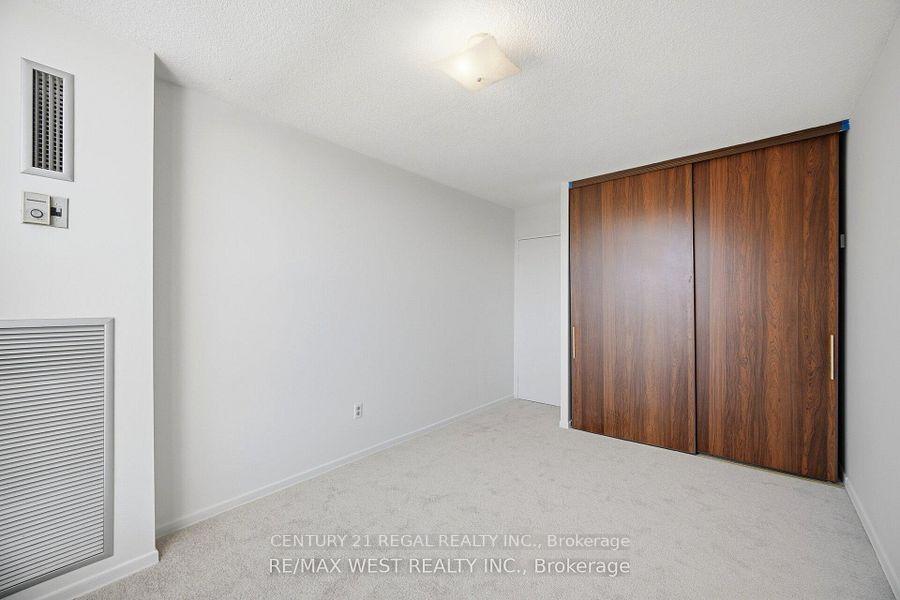 Photo 8 of Unit 409, 15 Kensington Road, Brampton, Queen Street Corridor — HOMEH