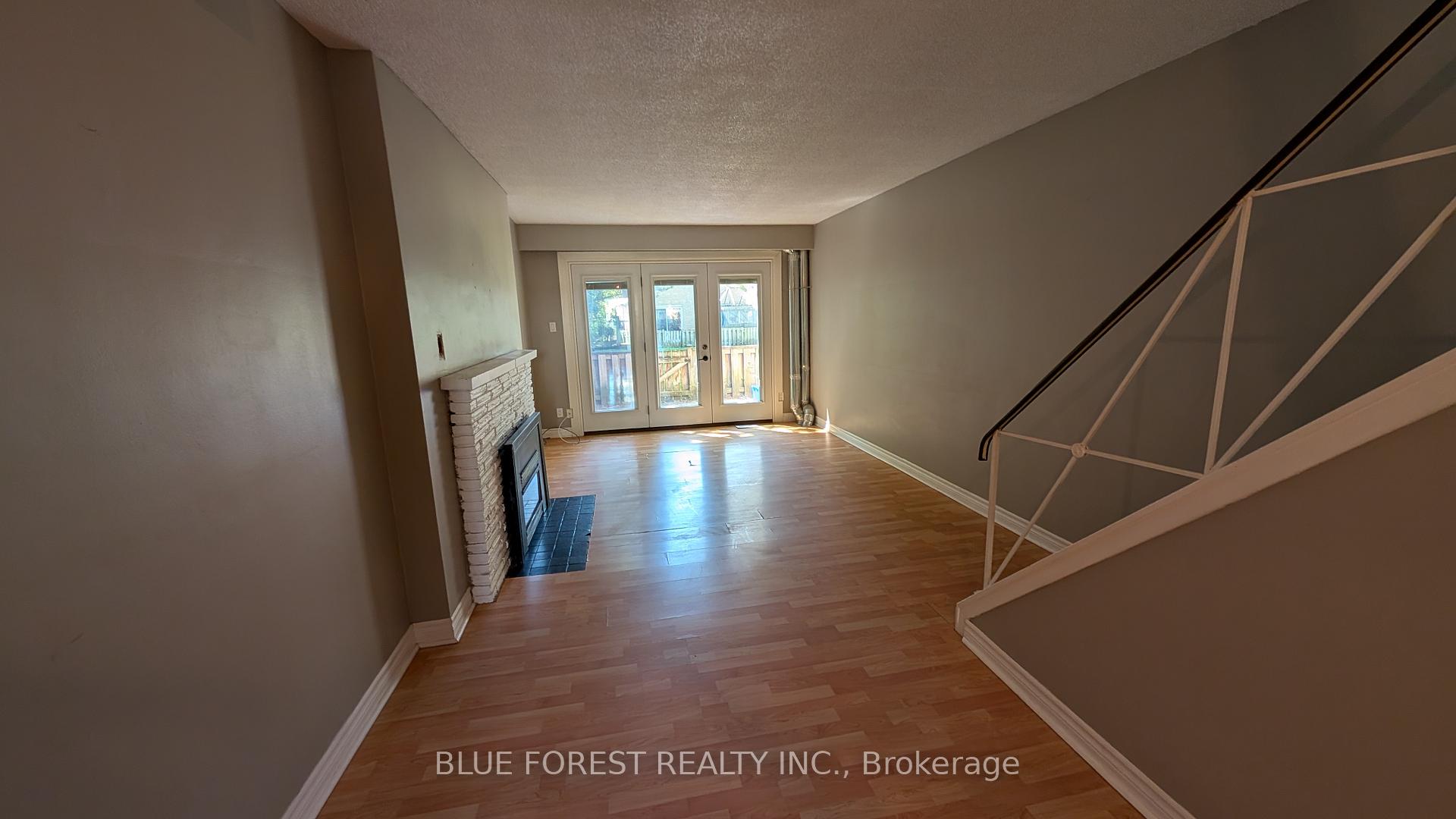 Photo 7 of 36 Arbour Glen Crescent, London, East A — HOMEH