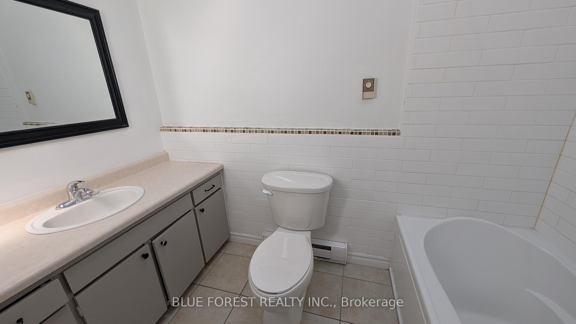 Photo 13 of 36 Arbour Glen Crescent, London, East A — HOMEH