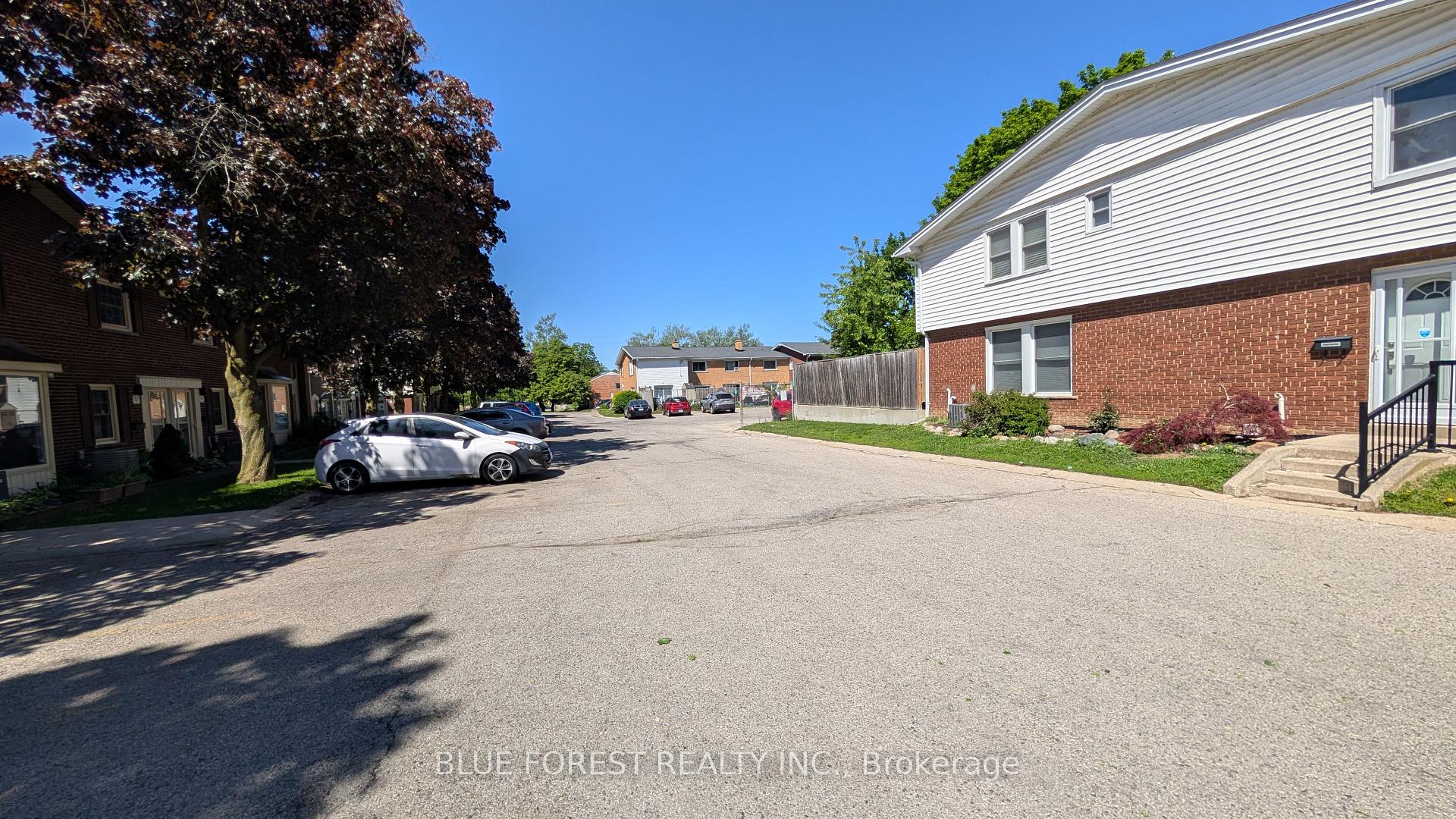 Photo 23 of 36 Arbour Glen Crescent, London, East A — HOMEH