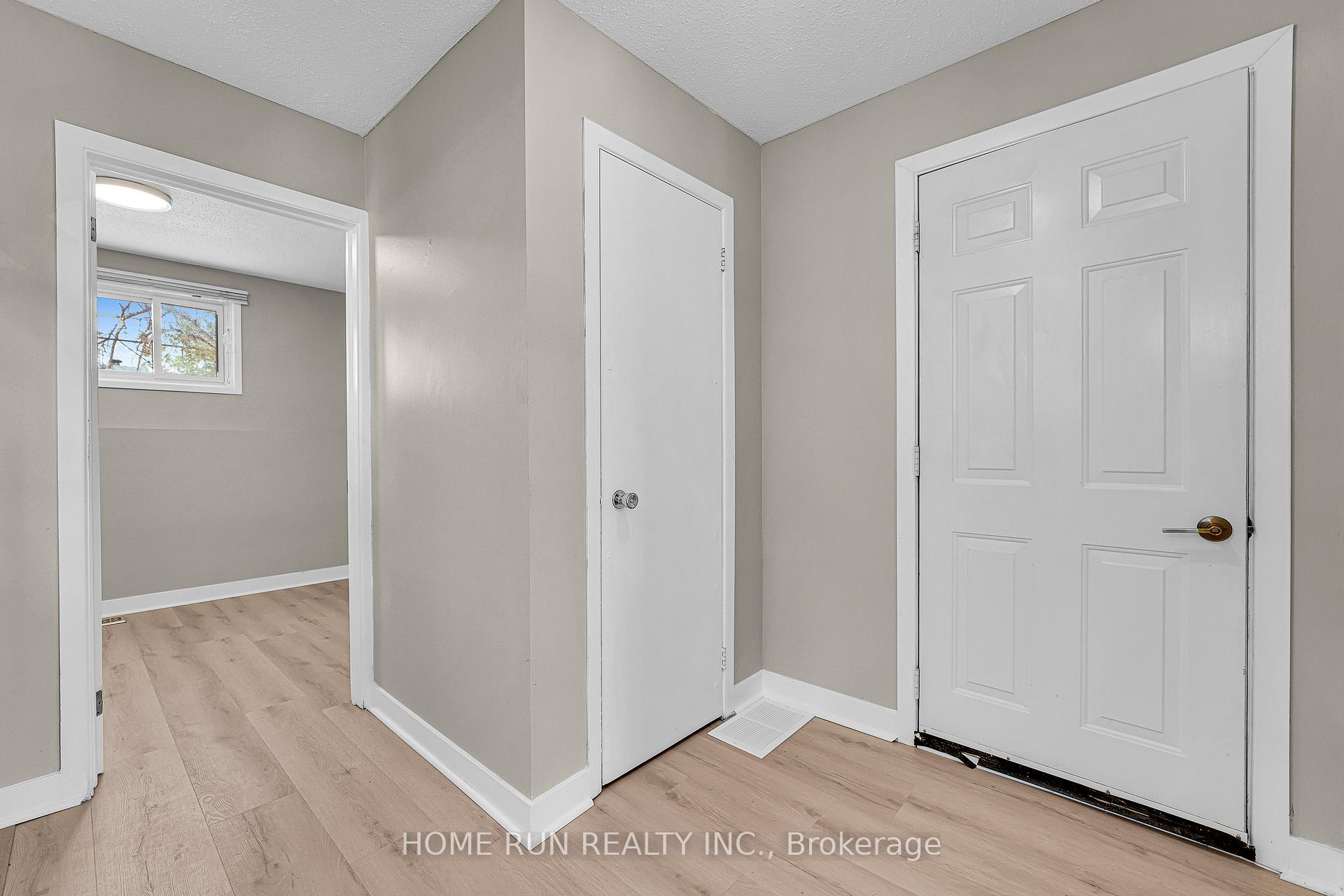 Photo 5 of 1259 Meadowlands Drive E, Ottawa, City View/Skyline/Fisher Heights/Parkwood Hills — HOMEH