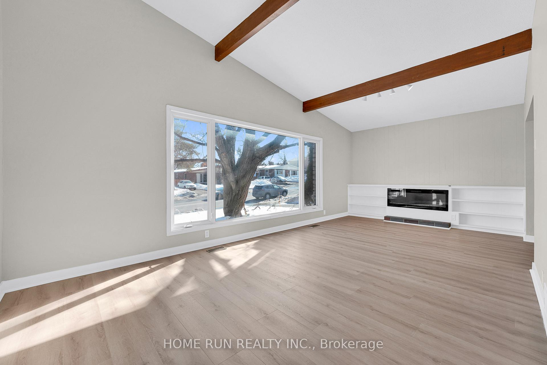 Photo 12 of 1259 Meadowlands Drive E, Ottawa, City View/Skyline/Fisher Heights/Parkwood Hills — HOMEH
