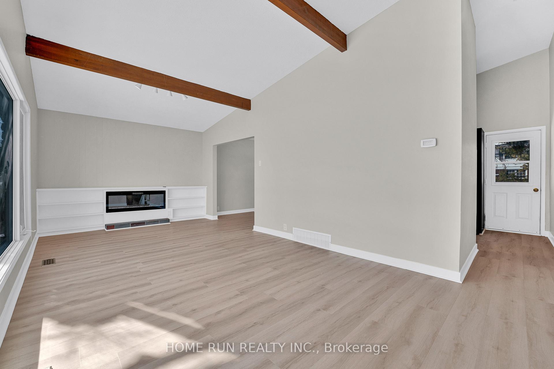 Photo 14 of 1259 Meadowlands Drive E, Ottawa, City View/Skyline/Fisher Heights/Parkwood Hills — HOMEH