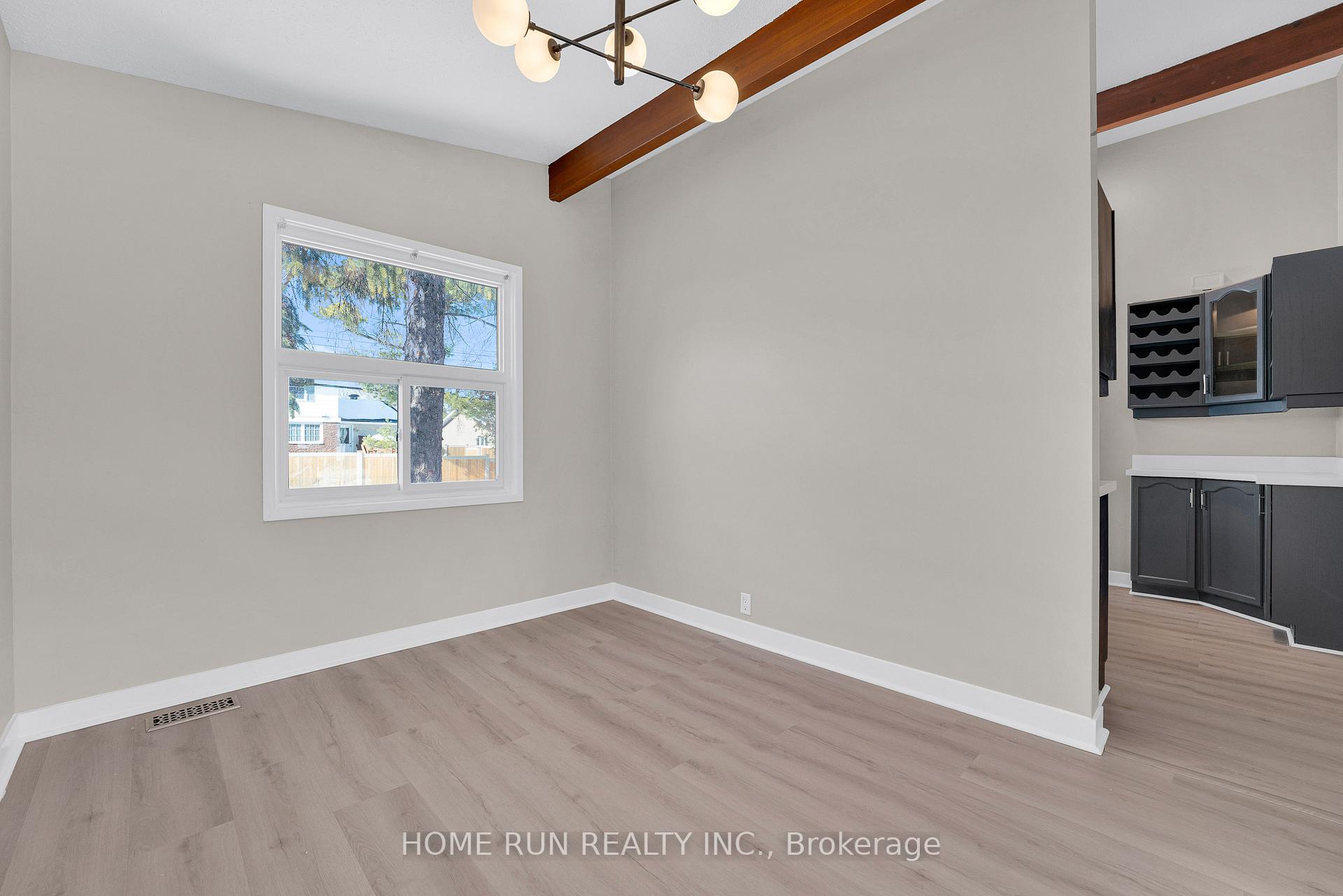 Photo 18 of 1259 Meadowlands Drive E, Ottawa, City View/Skyline/Fisher Heights/Parkwood Hills — HOMEH