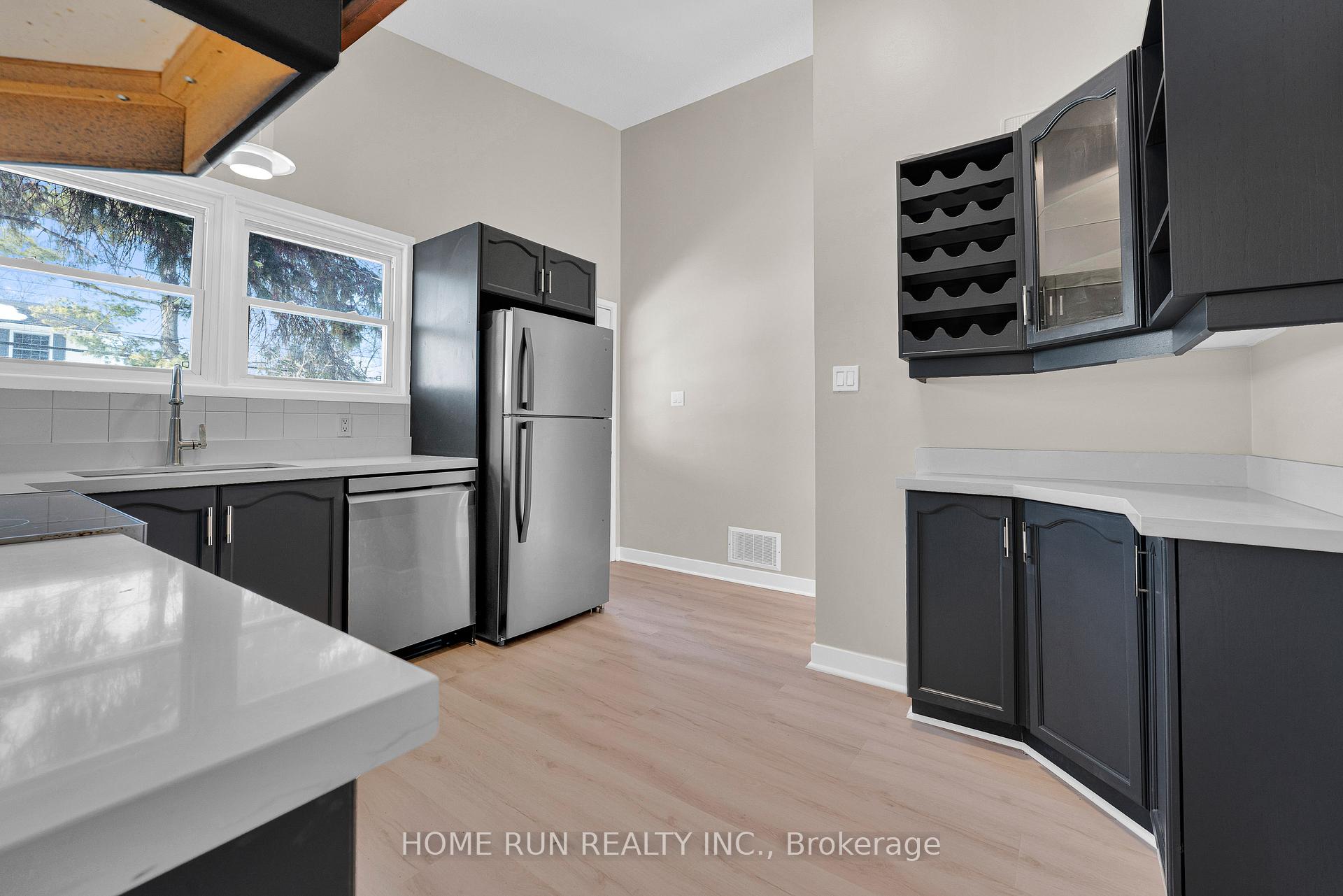 Photo 21 of 1259 Meadowlands Drive E, Ottawa, City View/Skyline/Fisher Heights/Parkwood Hills — HOMEH