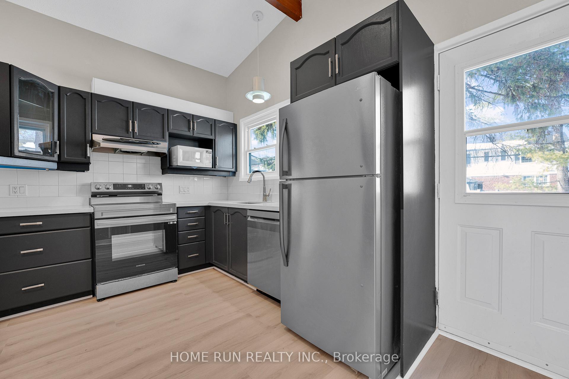 Photo 22 of 1259 Meadowlands Drive E, Ottawa, City View/Skyline/Fisher Heights/Parkwood Hills — HOMEH
