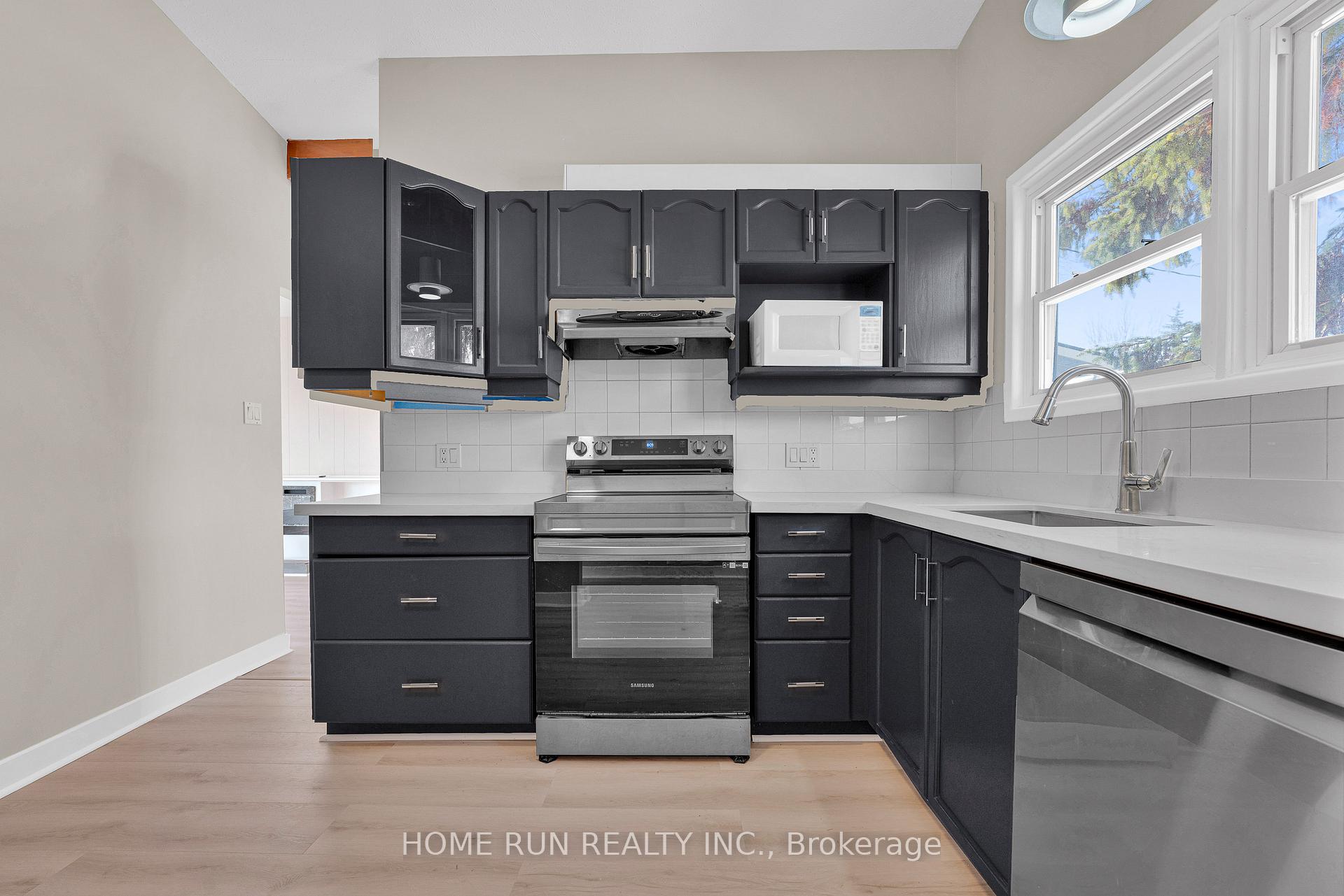 Photo 23 of 1259 Meadowlands Drive E, Ottawa, City View/Skyline/Fisher Heights/Parkwood Hills — HOMEH