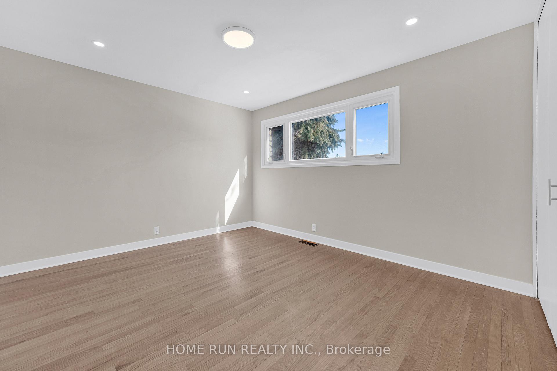 Photo 27 of 1259 Meadowlands Drive E, Ottawa, City View/Skyline/Fisher Heights/Parkwood Hills — HOMEH