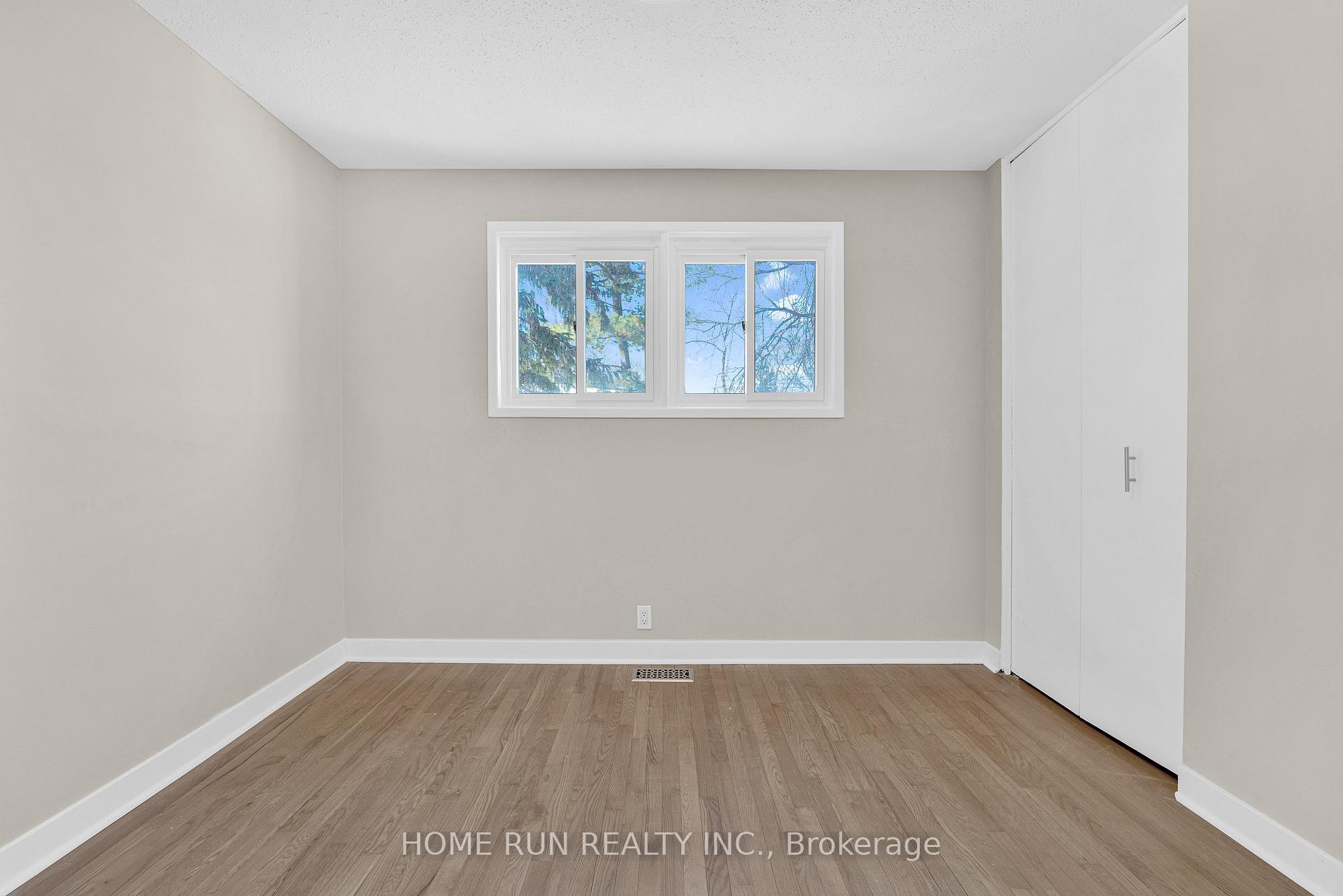 Photo 33 of 1259 Meadowlands Drive E, Ottawa, City View/Skyline/Fisher Heights/Parkwood Hills — HOMEH