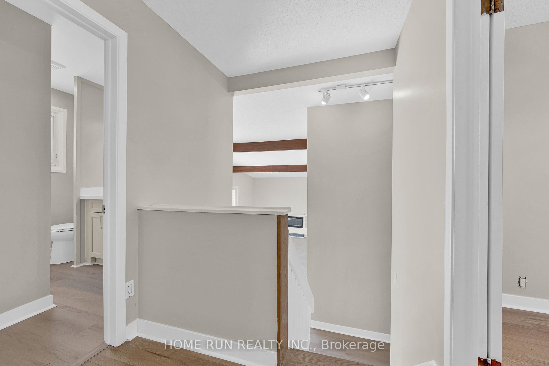 Photo 35 of 1259 Meadowlands Drive E, Ottawa, City View/Skyline/Fisher Heights/Parkwood Hills — HOMEH