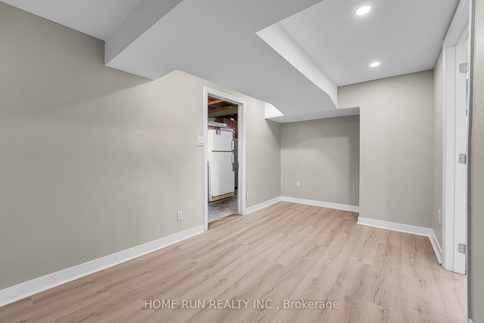 Photo 36 of 1259 Meadowlands Drive E, Ottawa, City View/Skyline/Fisher Heights/Parkwood Hills — HOMEH