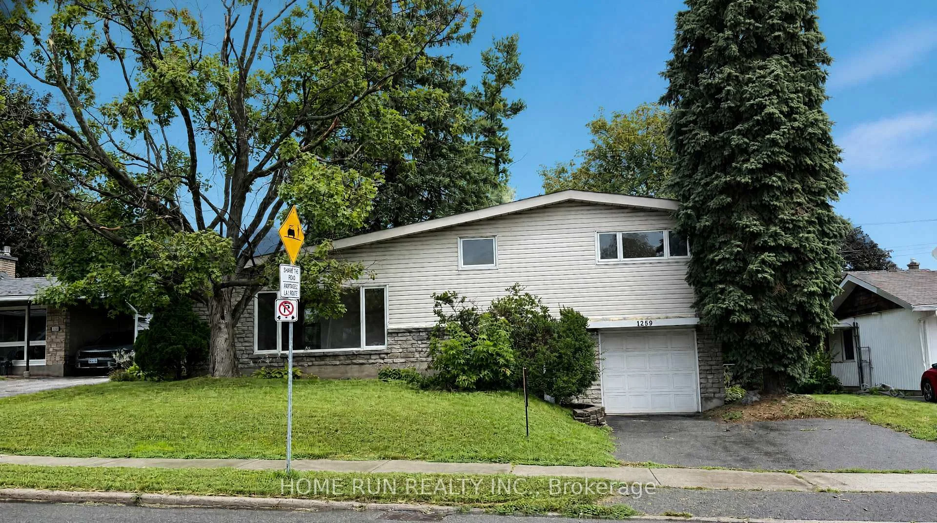 Photo of 1259 Meadowlands Drive E
