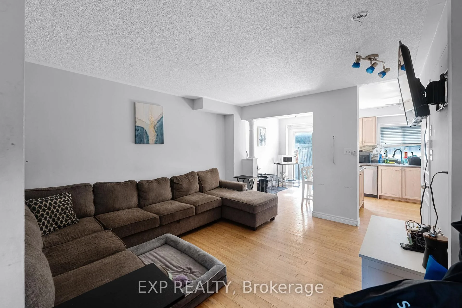 Photo 6 of 134 Trevino Circle, Barrie, East Bayfield — HOMEH