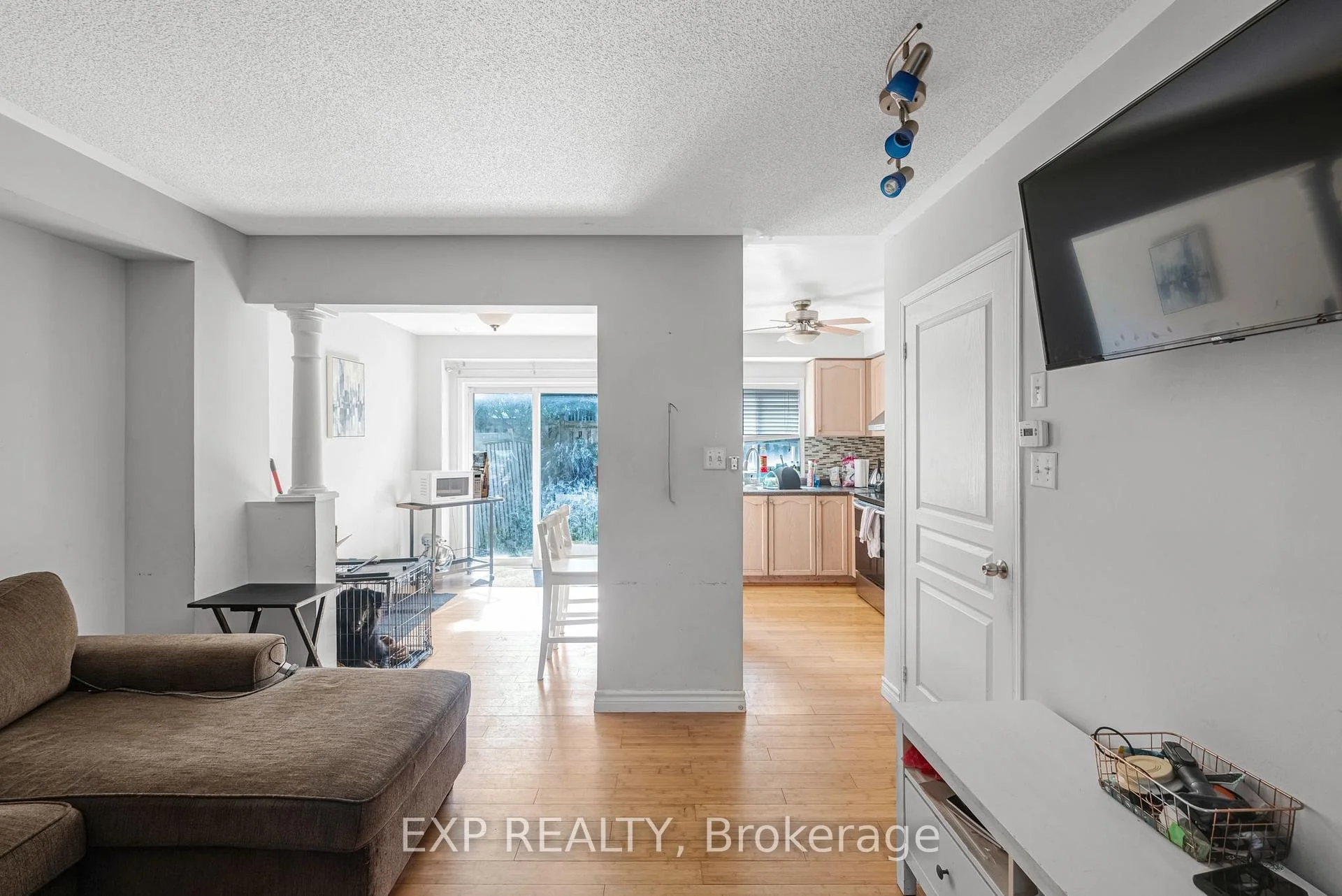Photo 9 of 134 Trevino Circle, Barrie, East Bayfield — HOMEH