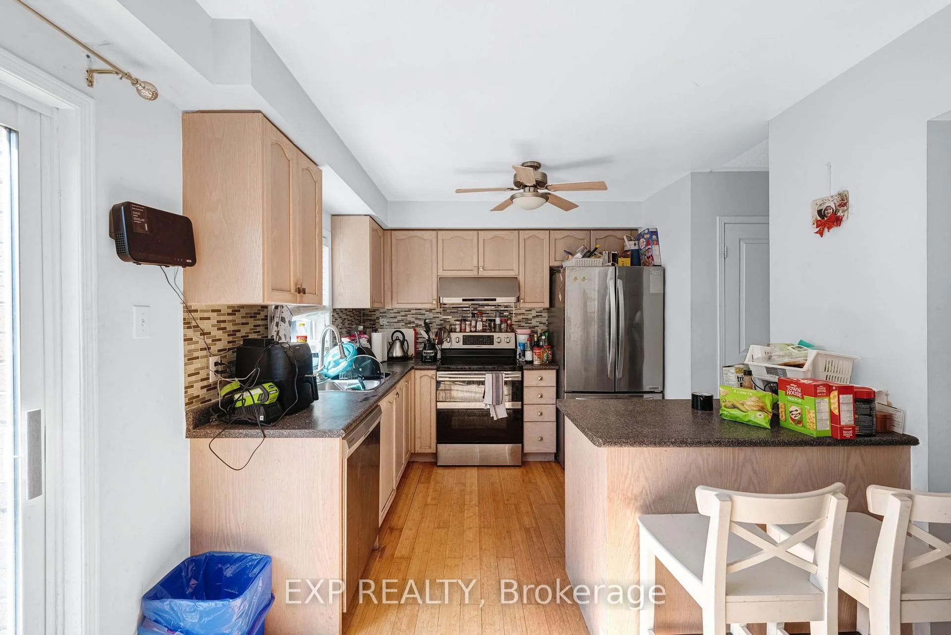 Photo 11 of 134 Trevino Circle, Barrie, East Bayfield — HOMEH