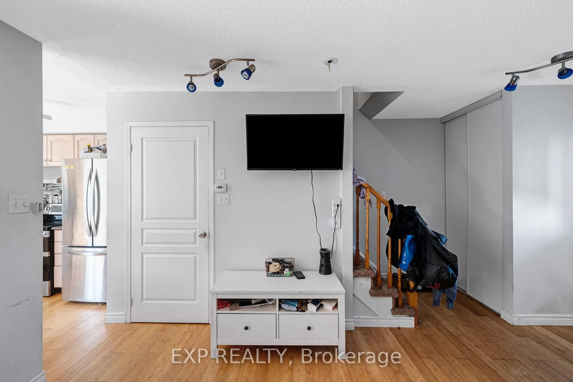 Photo 16 of 134 Trevino Circle, Barrie, East Bayfield — HOMEH