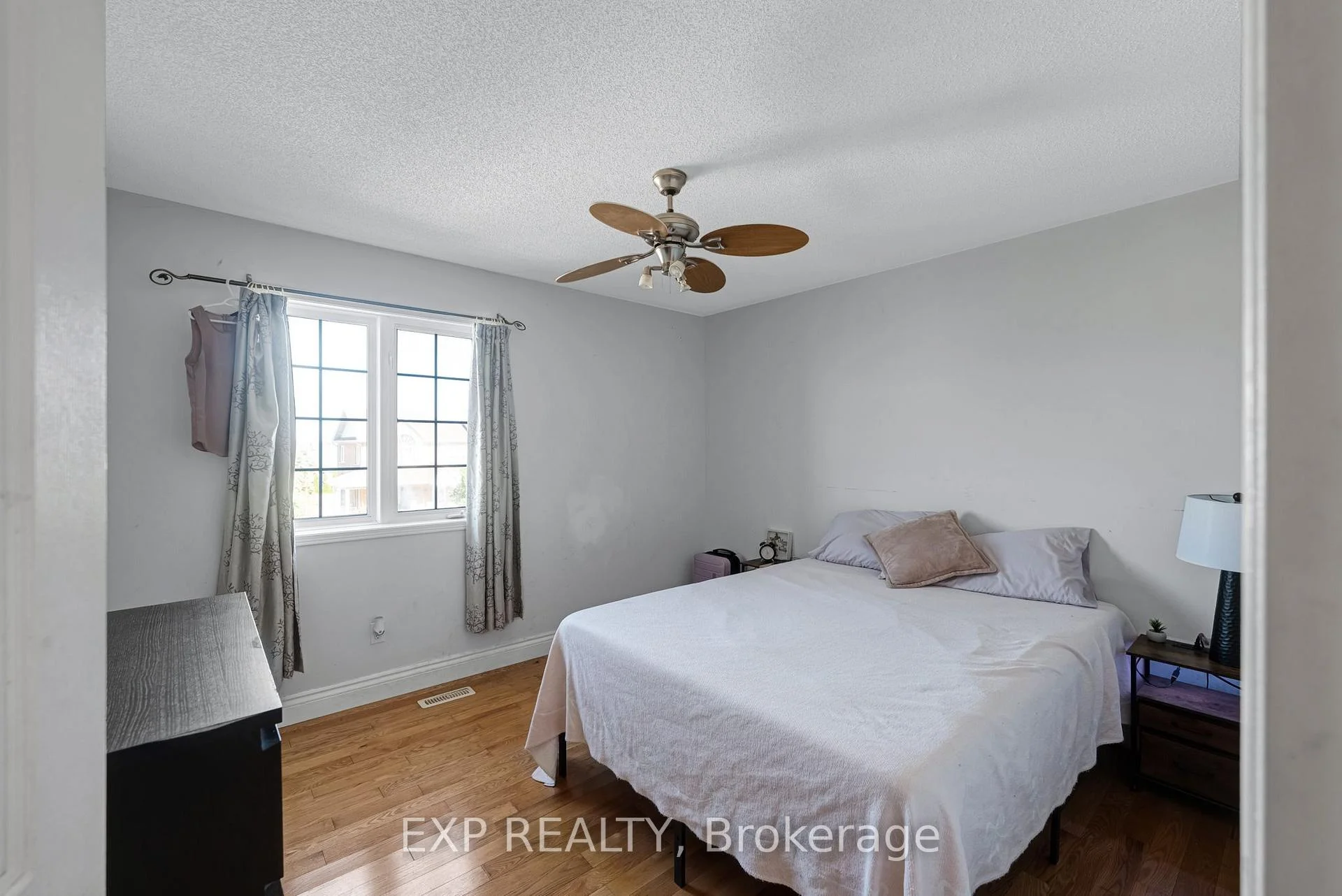 Photo 20 of 134 Trevino Circle, Barrie, East Bayfield — HOMEH