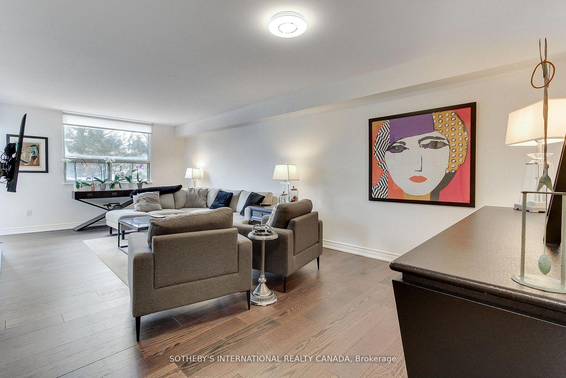 Photo 7 of Unit 301, 40 Harding Boulevard W, Richmond Hill, Harding — HOMEH