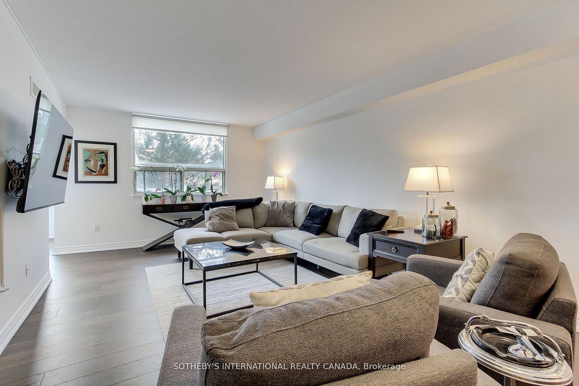 Photo 8 of Unit 301, 40 Harding Boulevard W, Richmond Hill, Harding — HOMEH