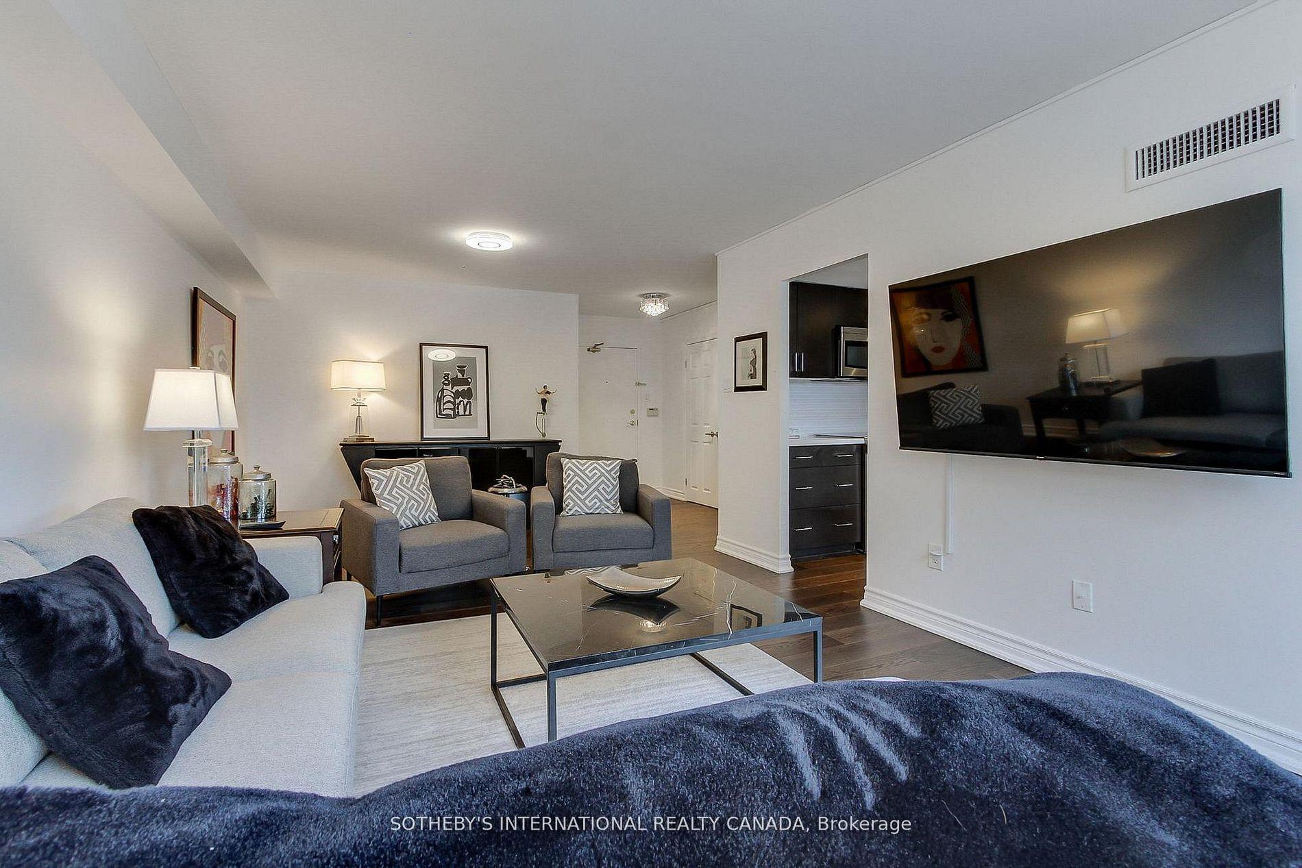 Photo 11 of Unit 301, 40 Harding Boulevard W, Richmond Hill, Harding — HOMEH