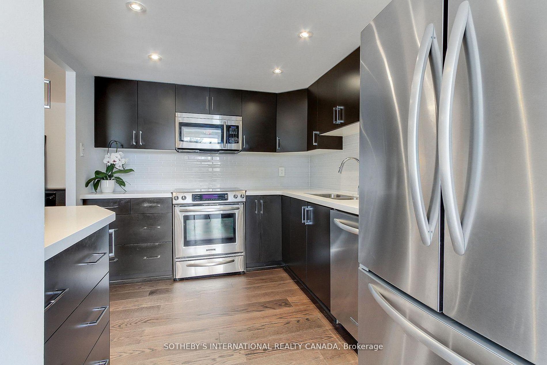 Photo 12 of Unit 301, 40 Harding Boulevard W, Richmond Hill, Harding — HOMEH