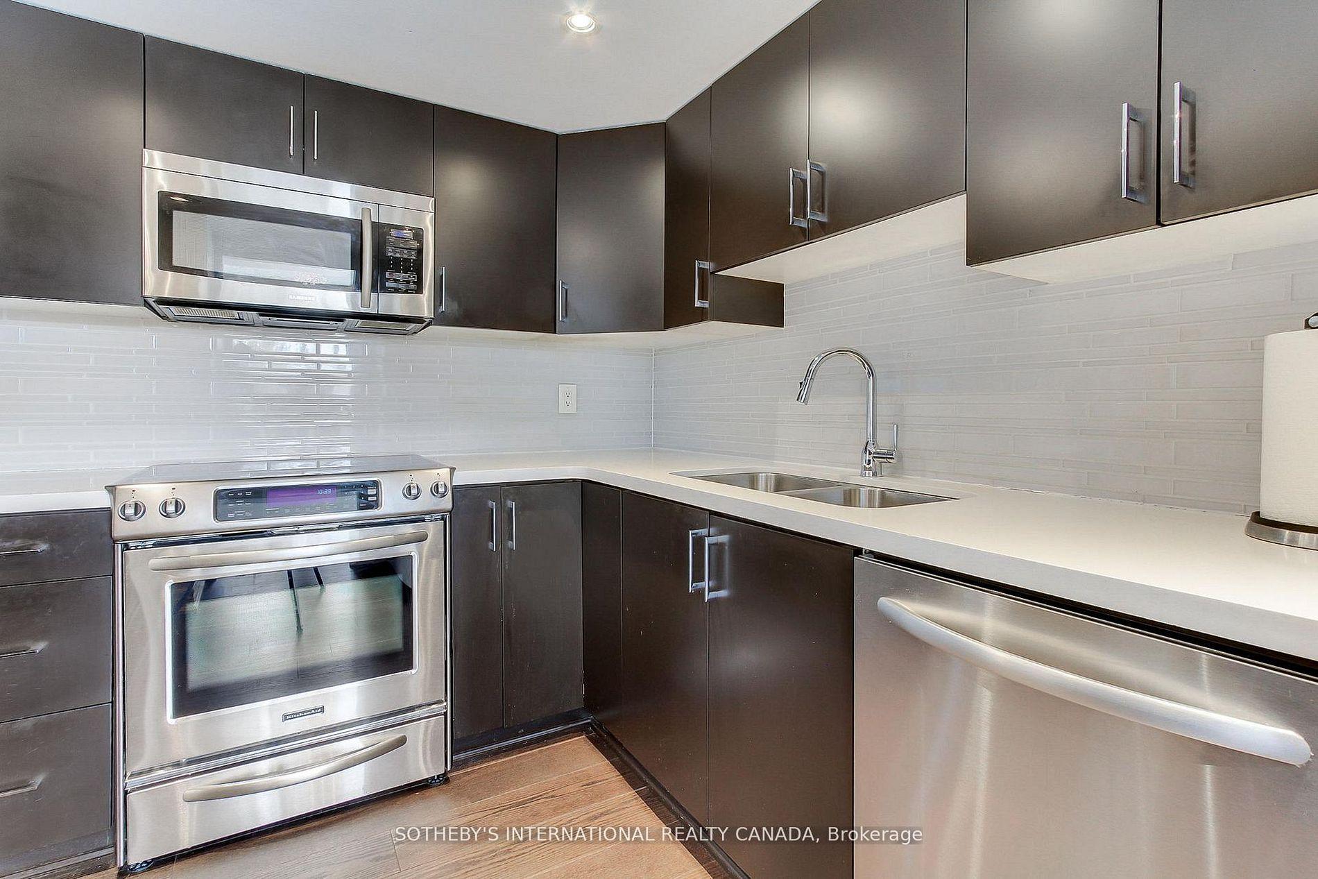 Photo 13 of Unit 301, 40 Harding Boulevard W, Richmond Hill, Harding — HOMEH