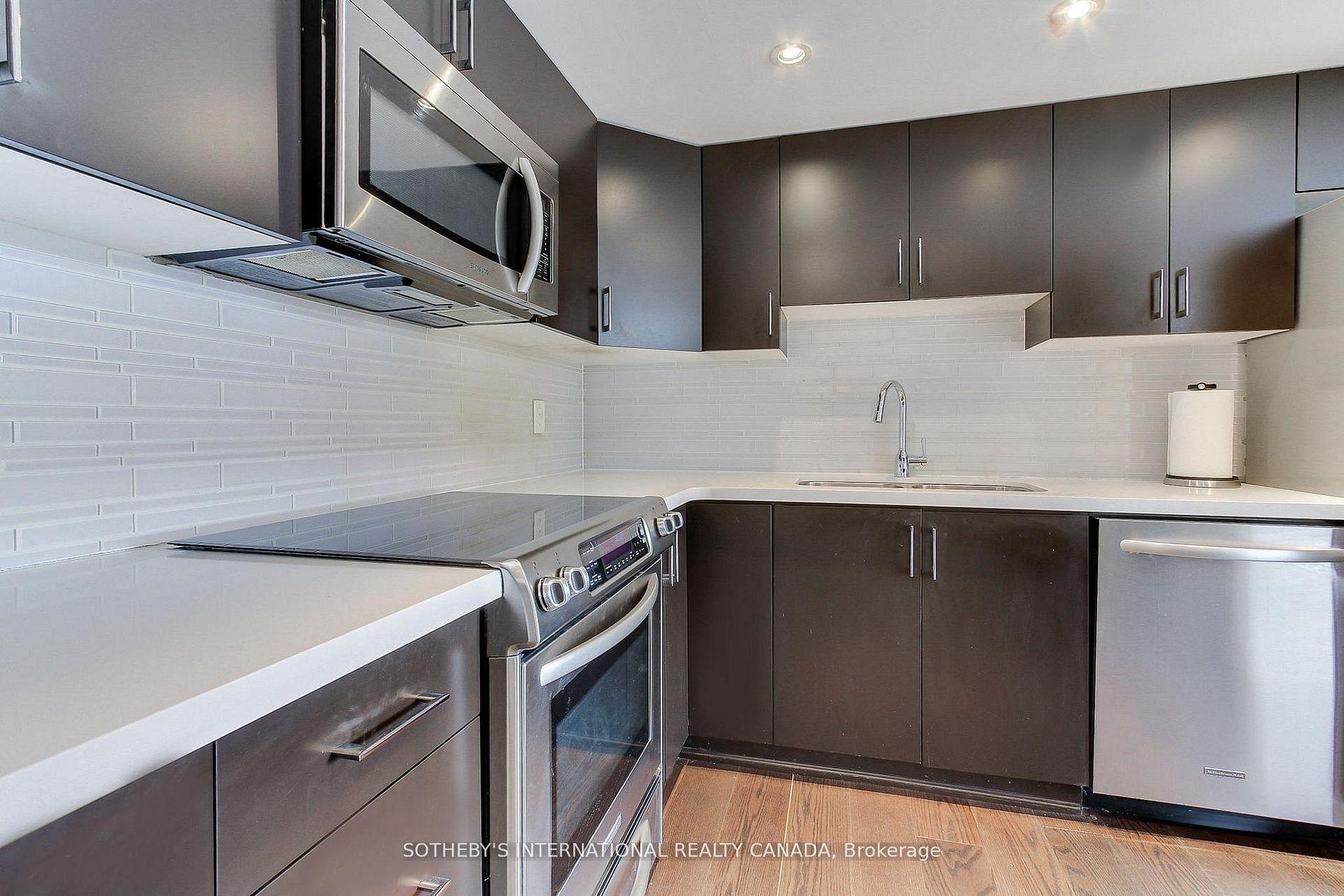 Photo 14 of Unit 301, 40 Harding Boulevard W, Richmond Hill, Harding — HOMEH