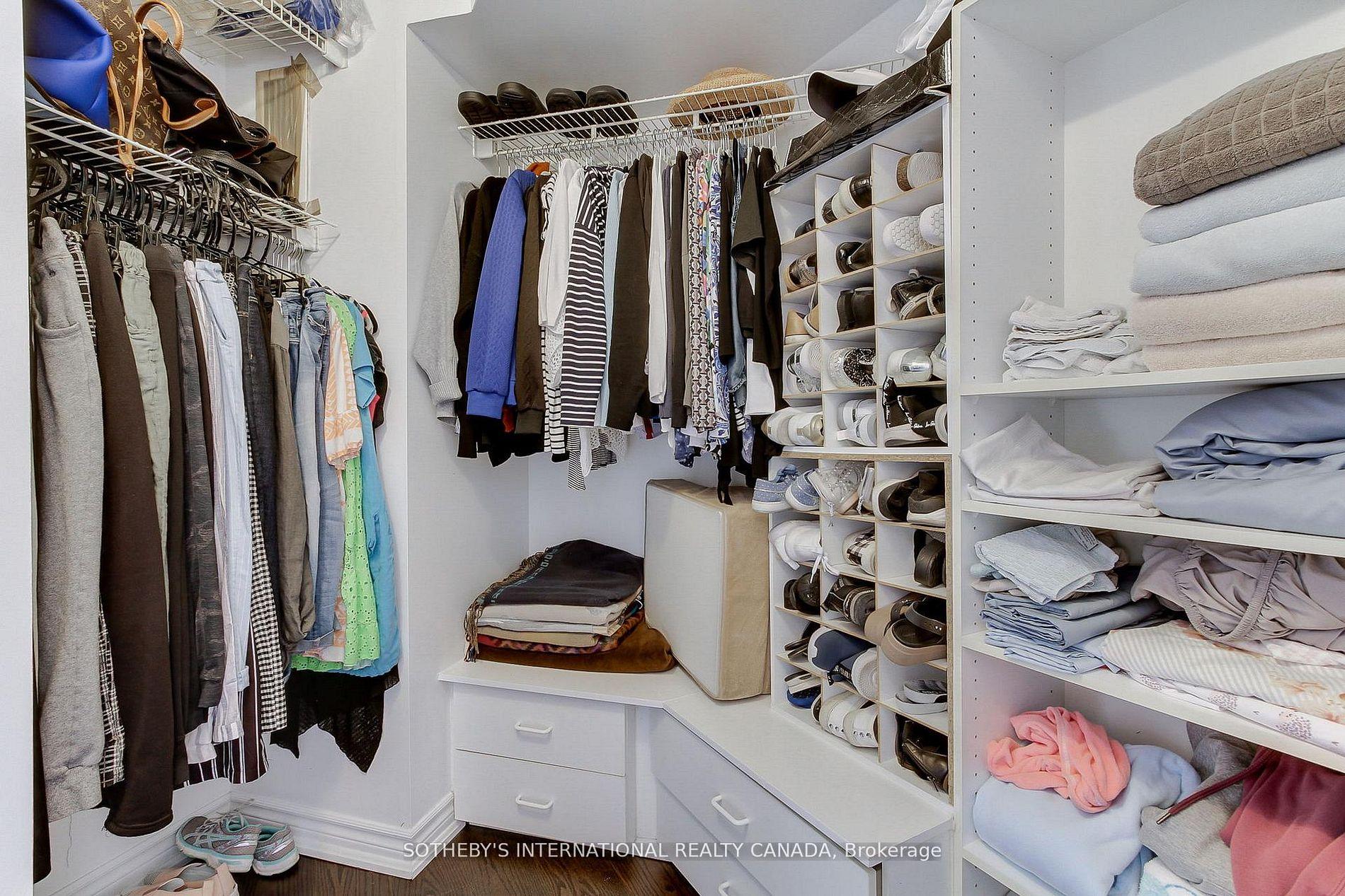 Photo 25 of Unit 301, 40 Harding Boulevard W, Richmond Hill, Harding — HOMEH