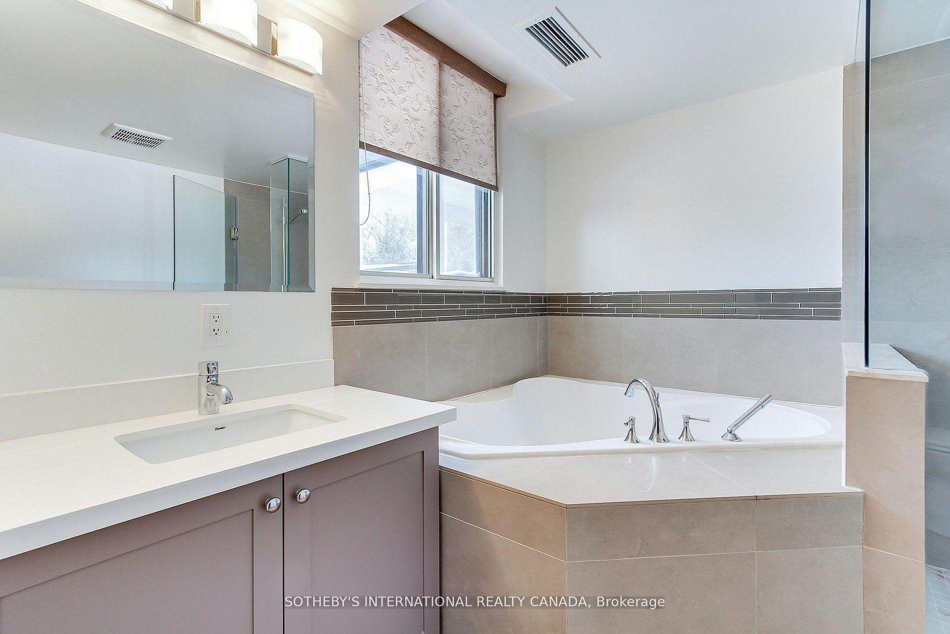Photo 26 of Unit 301, 40 Harding Boulevard W, Richmond Hill, Harding — HOMEH