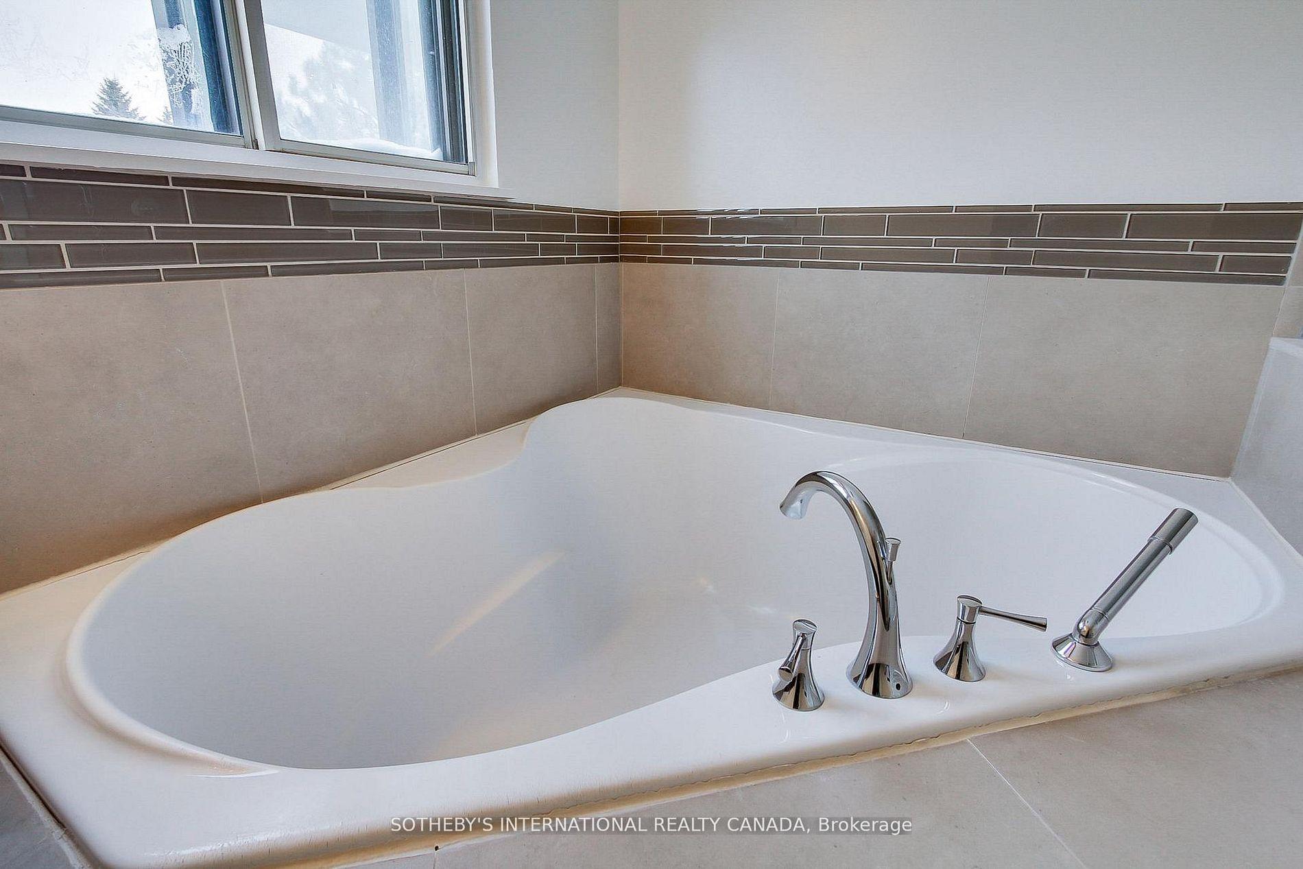 Photo 28 of Unit 301, 40 Harding Boulevard W, Richmond Hill, Harding — HOMEH