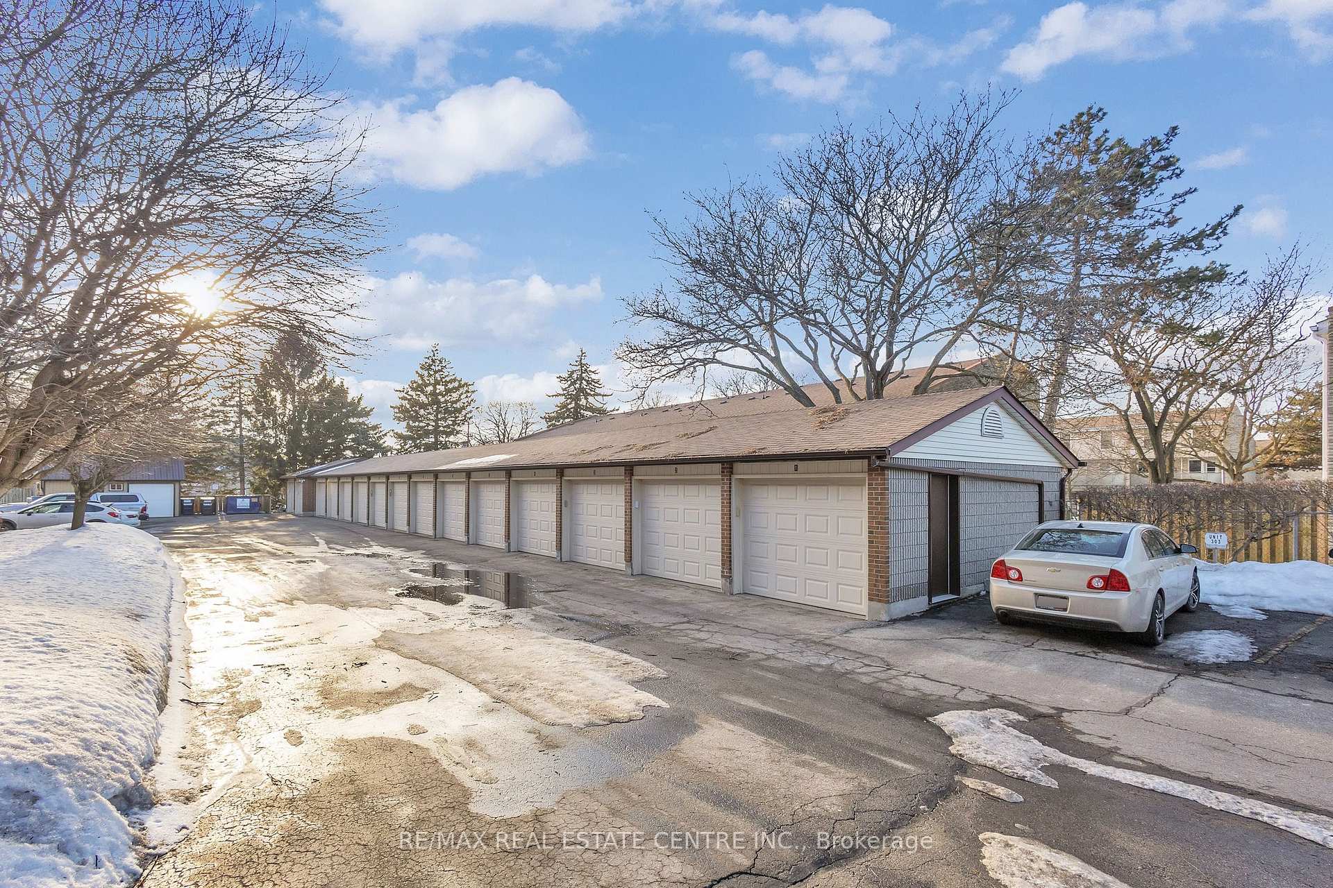 Photo 2 of Unit 202, 67 Breckenridge Drive, Kitchener, Heritage Park - Kitchener — HOMEH