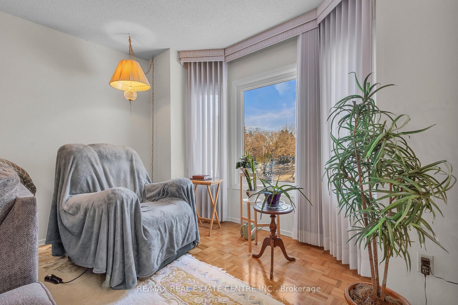 Photo 10 of Unit 202, 67 Breckenridge Drive, Kitchener, Heritage Park - Kitchener — HOMEH
