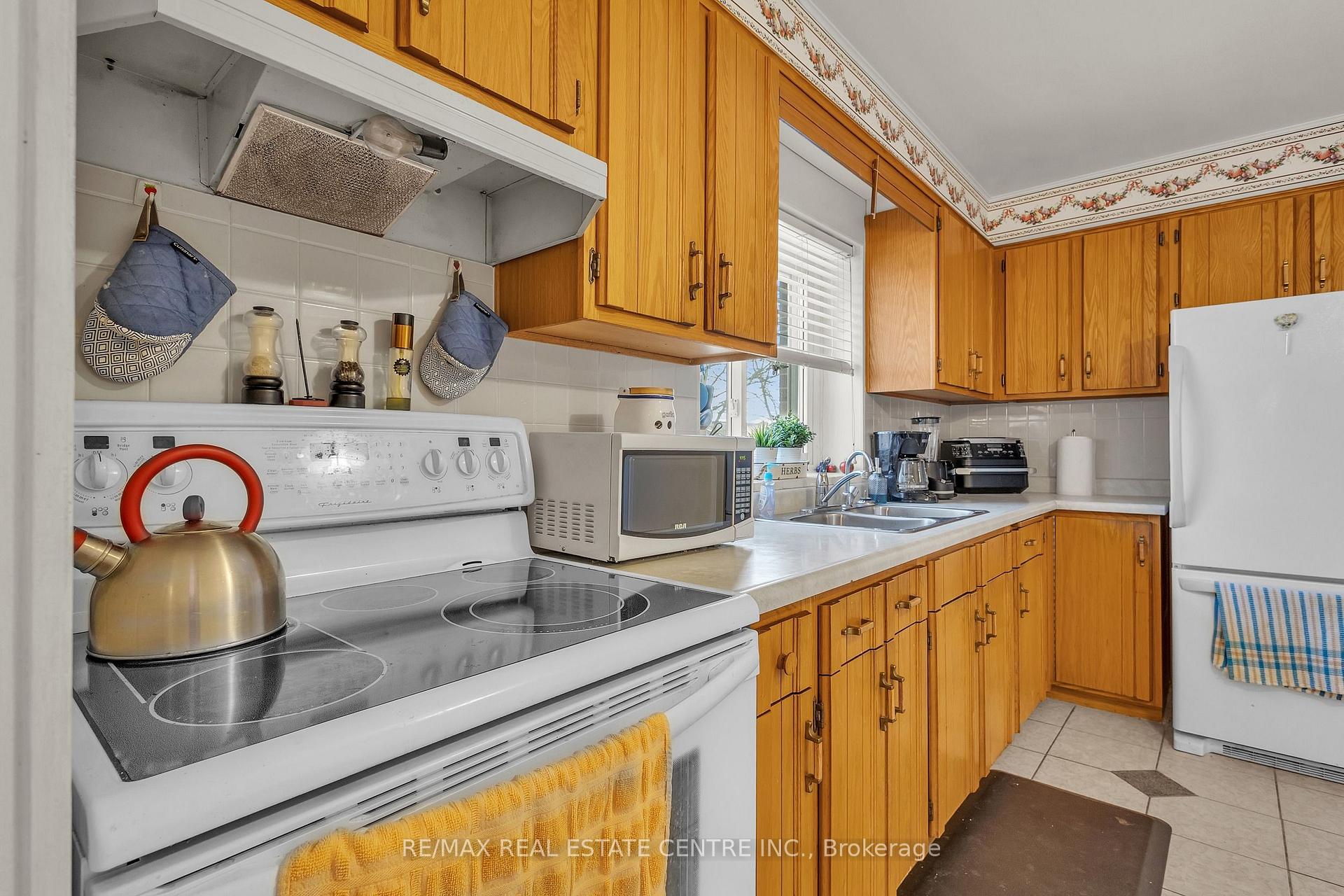 Photo 16 of Unit 202, 67 Breckenridge Drive, Kitchener, Heritage Park - Kitchener — HOMEH