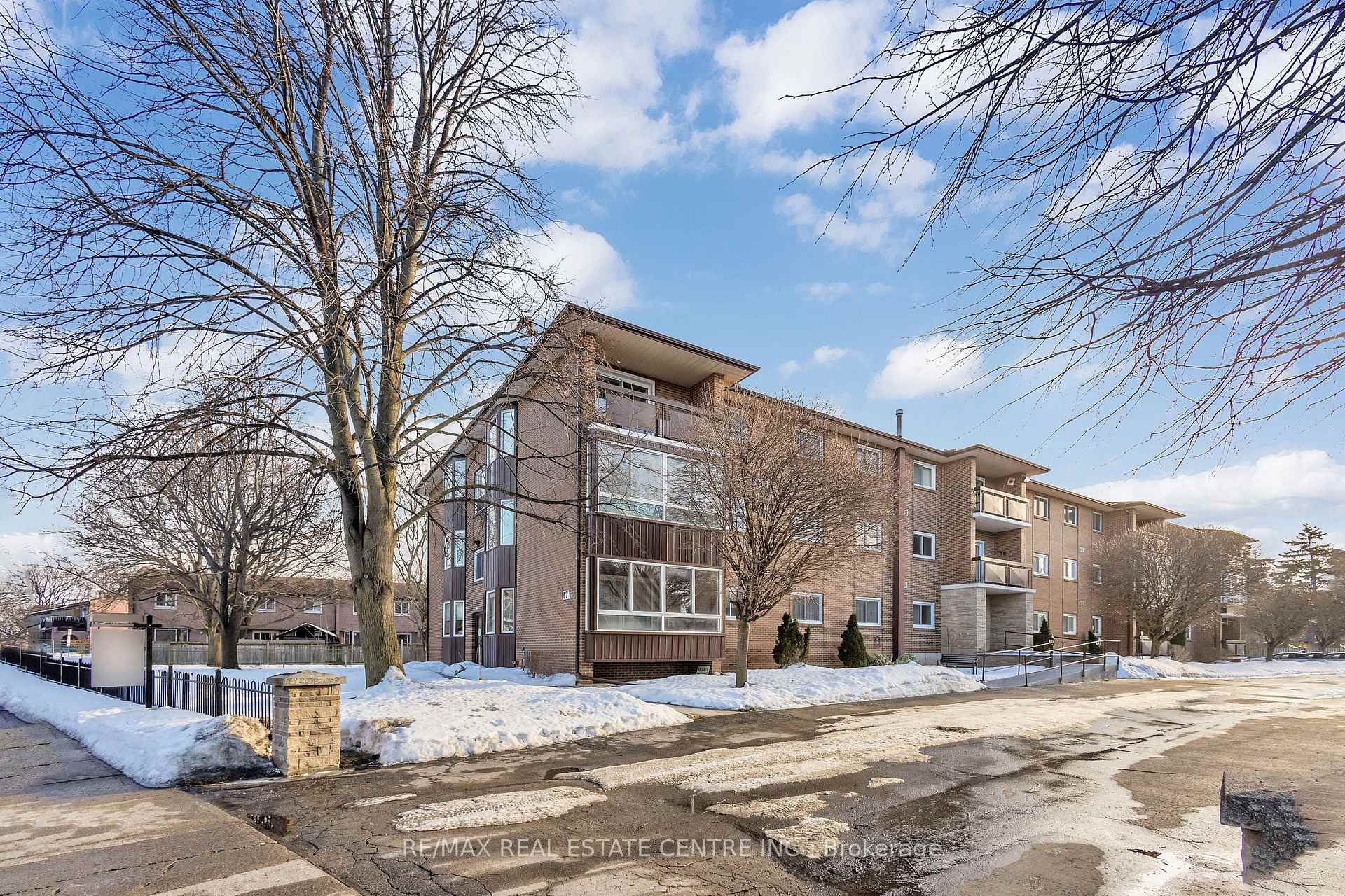 Photo 29 of Unit 202, 67 Breckenridge Drive, Kitchener, Heritage Park - Kitchener — HOMEH