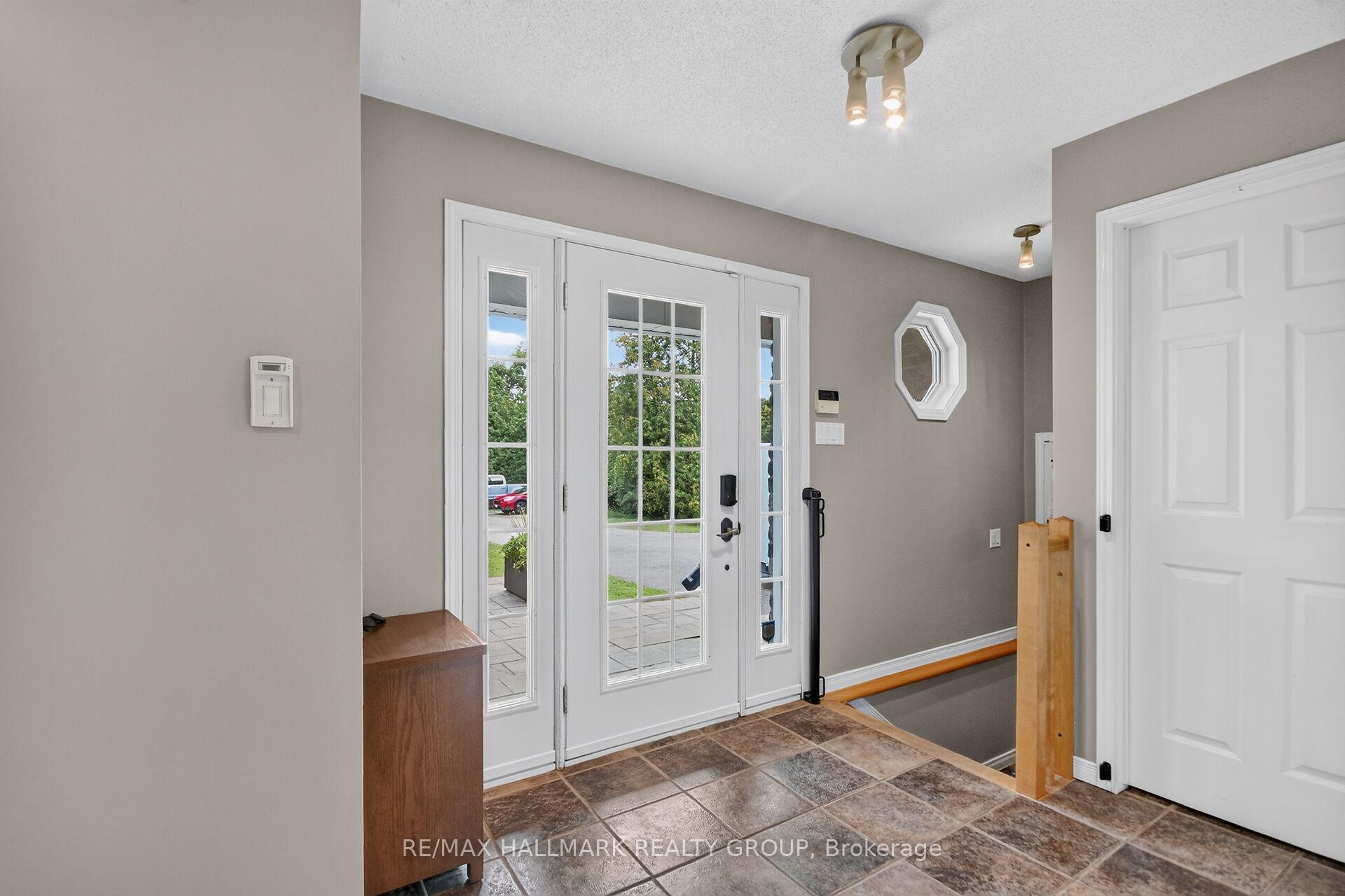 Photo 3 of 8251 Ranita Crescent, Ottawa, Osgoode Twp North of Reg Rd 6 — HOMEH
