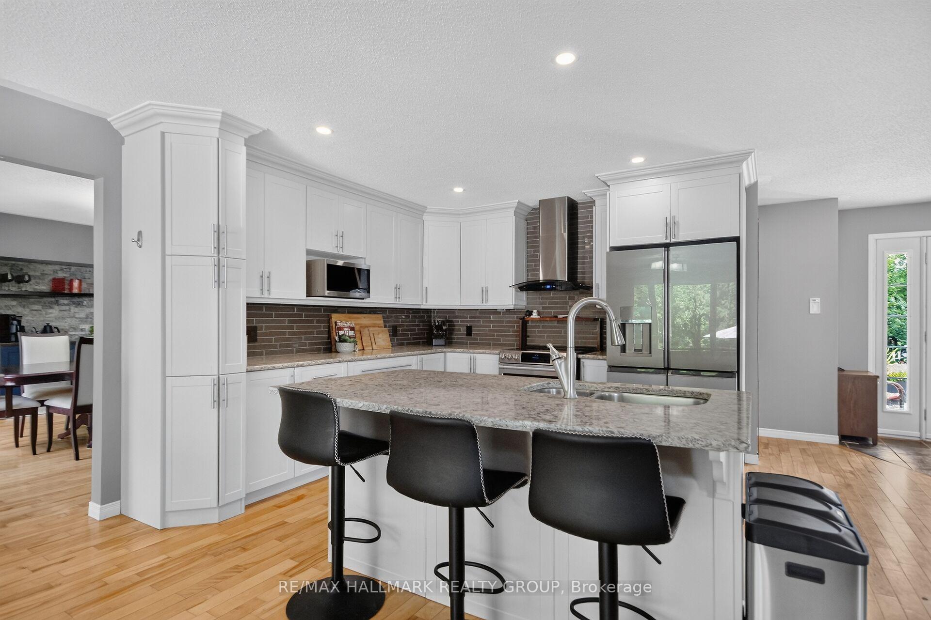 Photo 8 of 8251 Ranita Crescent, Ottawa, Osgoode Twp North of Reg Rd 6 — HOMEH