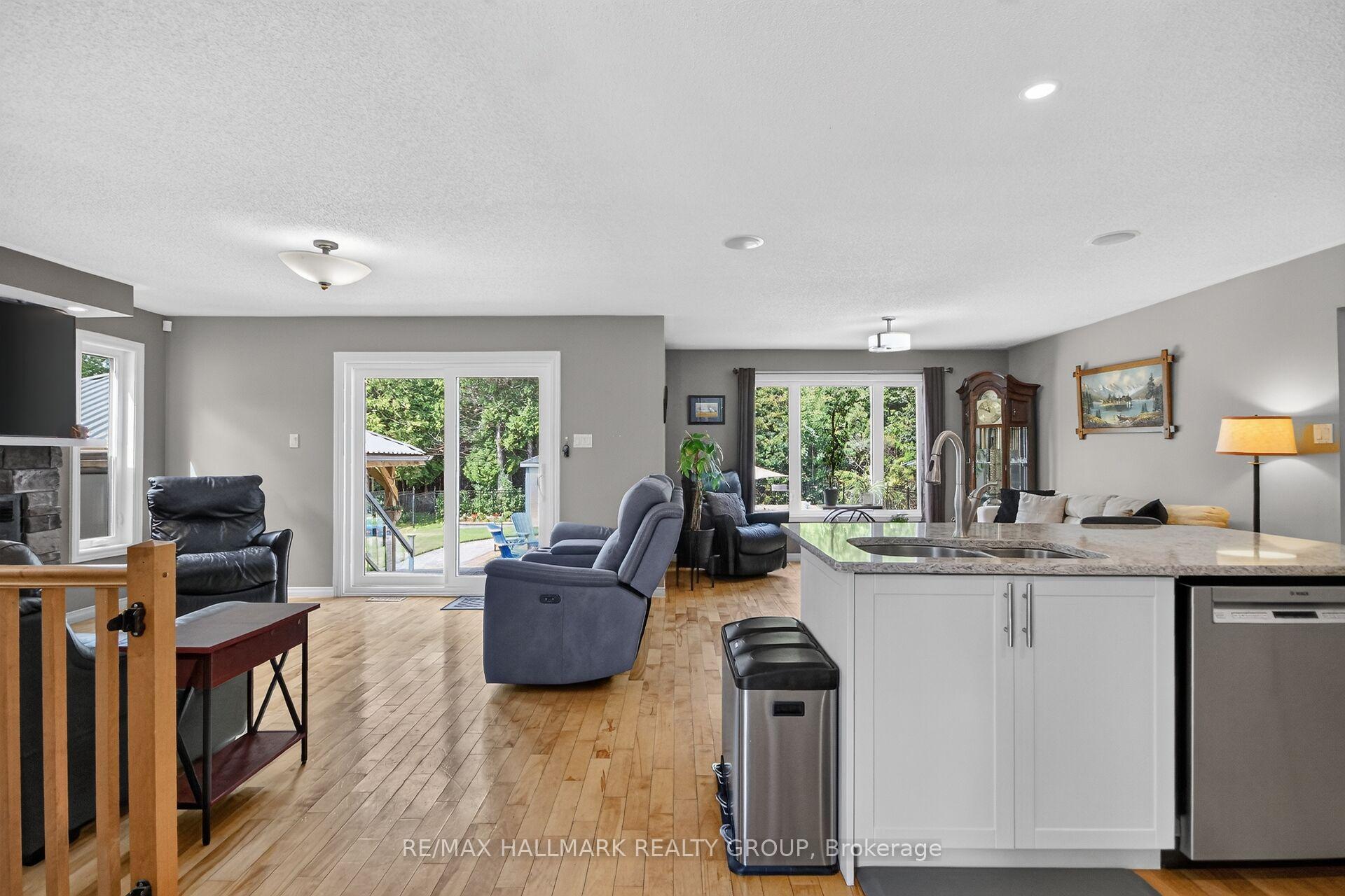 Photo 9 of 8251 Ranita Crescent, Ottawa, Osgoode Twp North of Reg Rd 6 — HOMEH