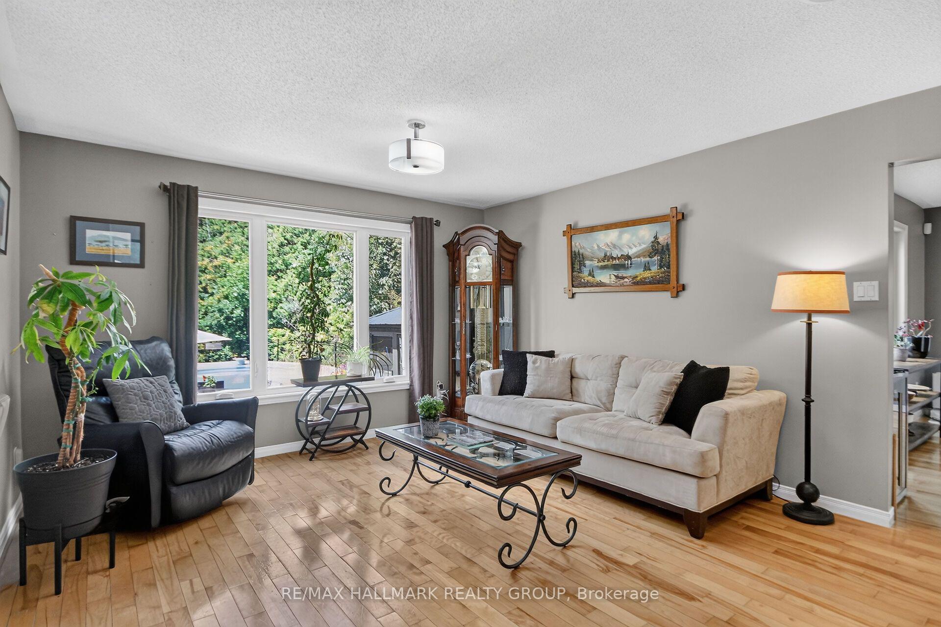 Photo 11 of 8251 Ranita Crescent, Ottawa, Osgoode Twp North of Reg Rd 6 — HOMEH