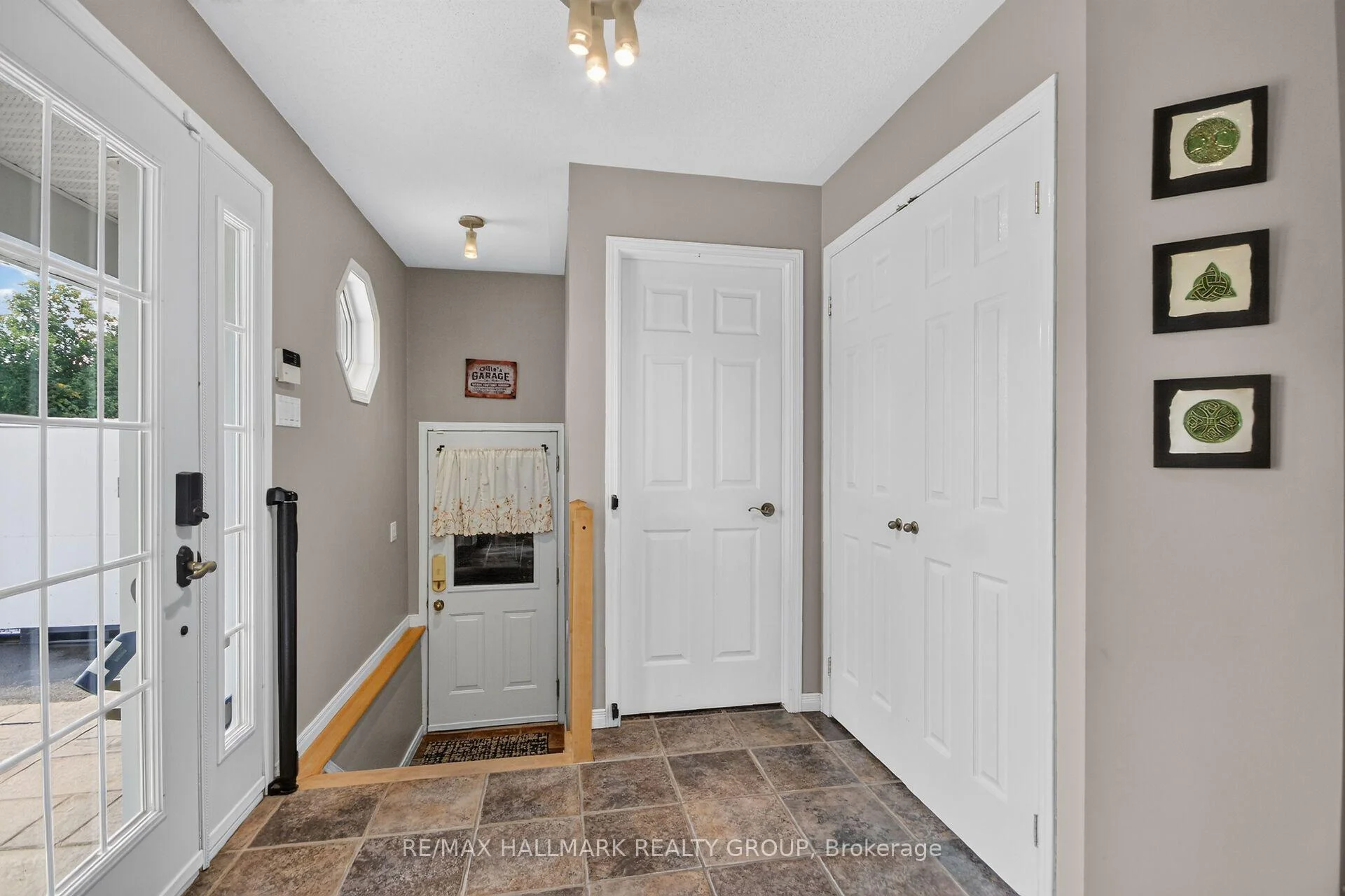 Photo 4 of 8251 Ranita Crescent, Ottawa, Osgoode Twp North of Reg Rd 6 — HOMEH