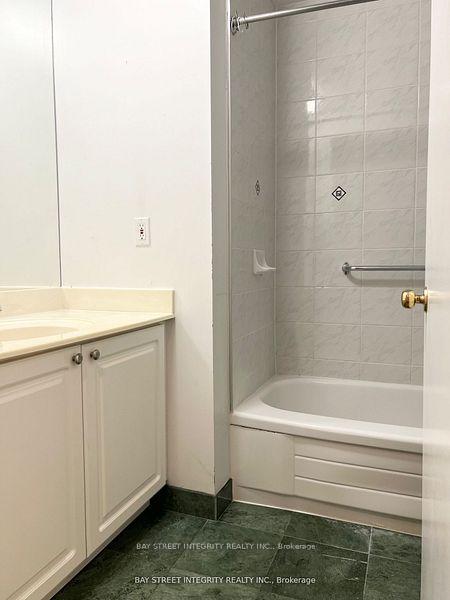 Photo 5 of Unit 917, 7 King Street E, Toronto, Church-Yonge Corridor — HOMEH