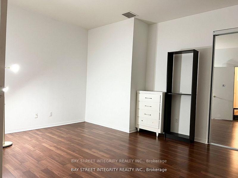 Photo 9 of Unit 917, 7 King Street E, Toronto, Church-Yonge Corridor — HOMEH